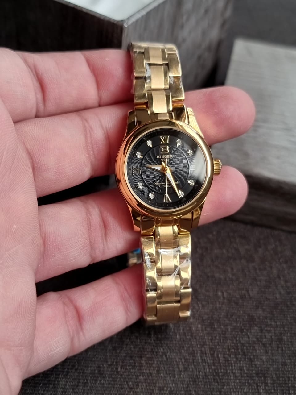 Binger Ladies Watch Golden Casing Automatic - Image 4