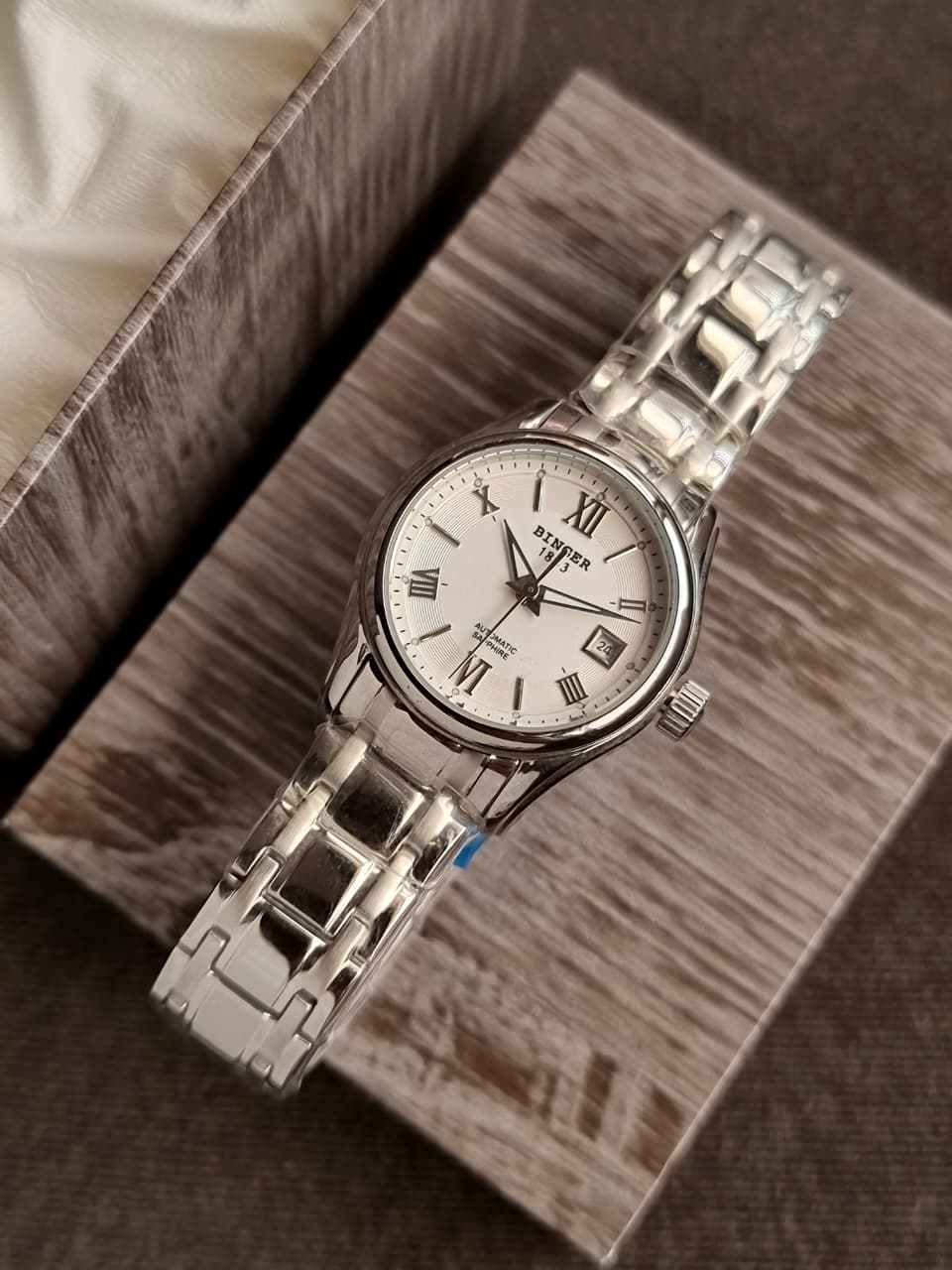 Binger white dial Silver Chain 29mm dial Size Ladies Watch - Image 4