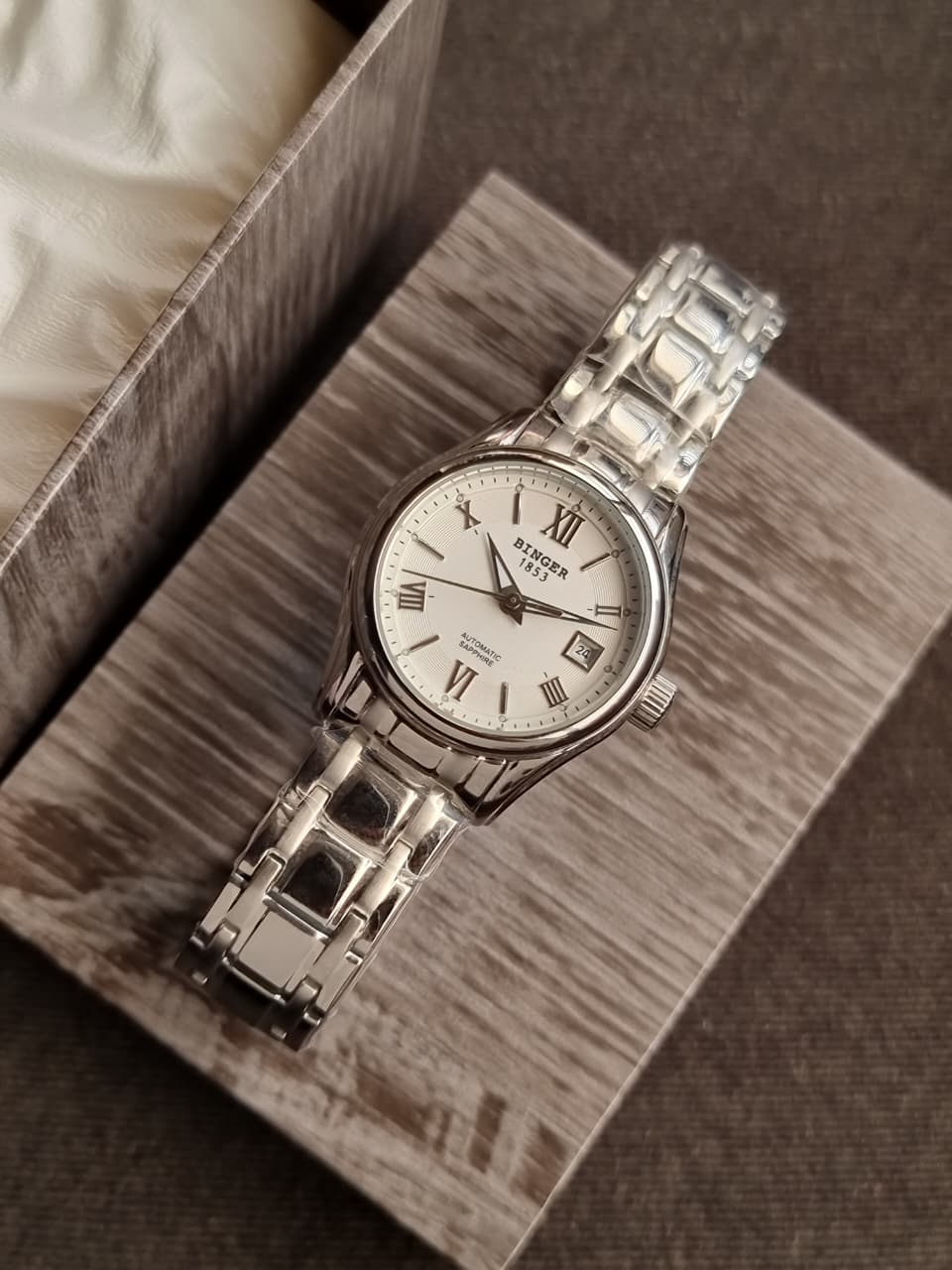 Binger white dial Silver Chain 29mm dial Size Ladies Watch - Image 5