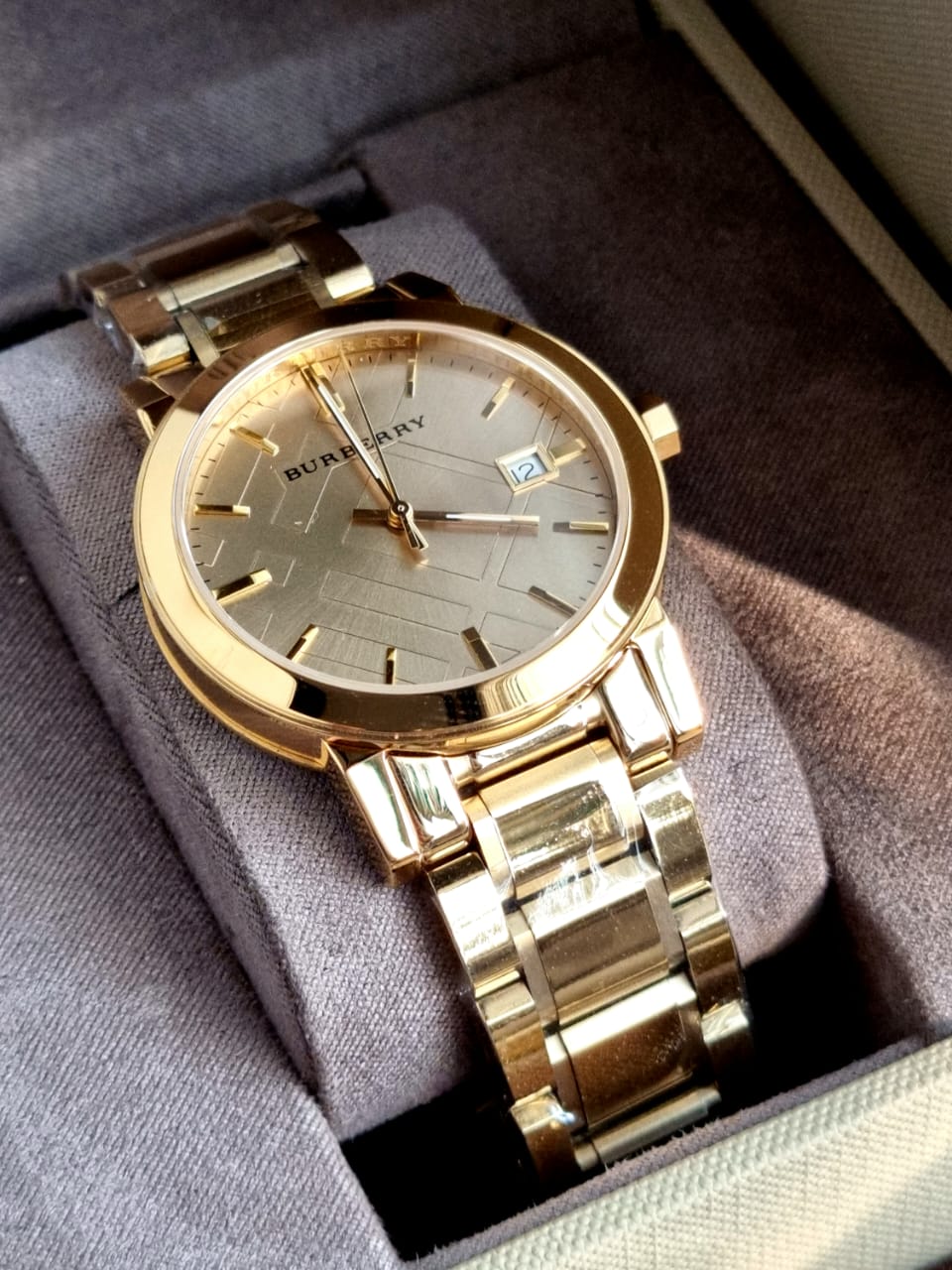 BURBERRY The City Champagne Dial Gold-tone Unisex Watch BU9033 - Image 11