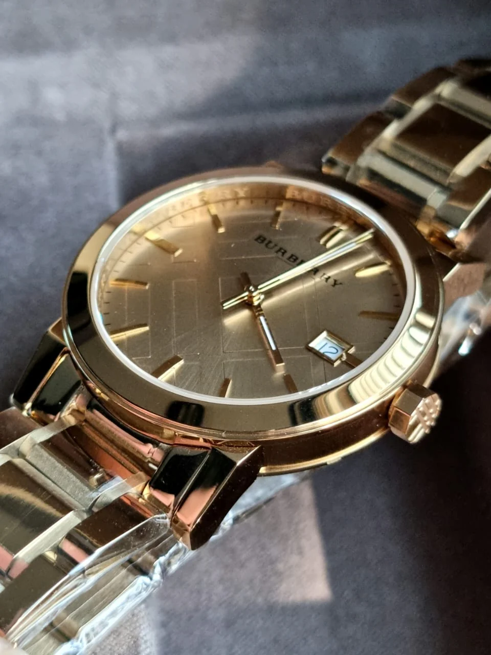 BURBERRY The City Champagne Dial Gold-tone Unisex Watch BU9033 - Image 7