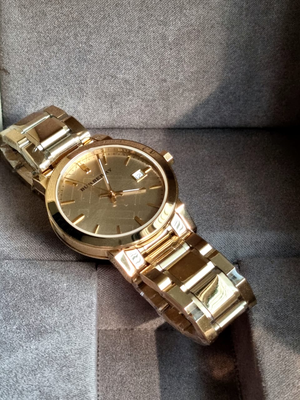 BURBERRY The City Champagne Dial Gold-tone Unisex Watch BU9033 - Image 9
