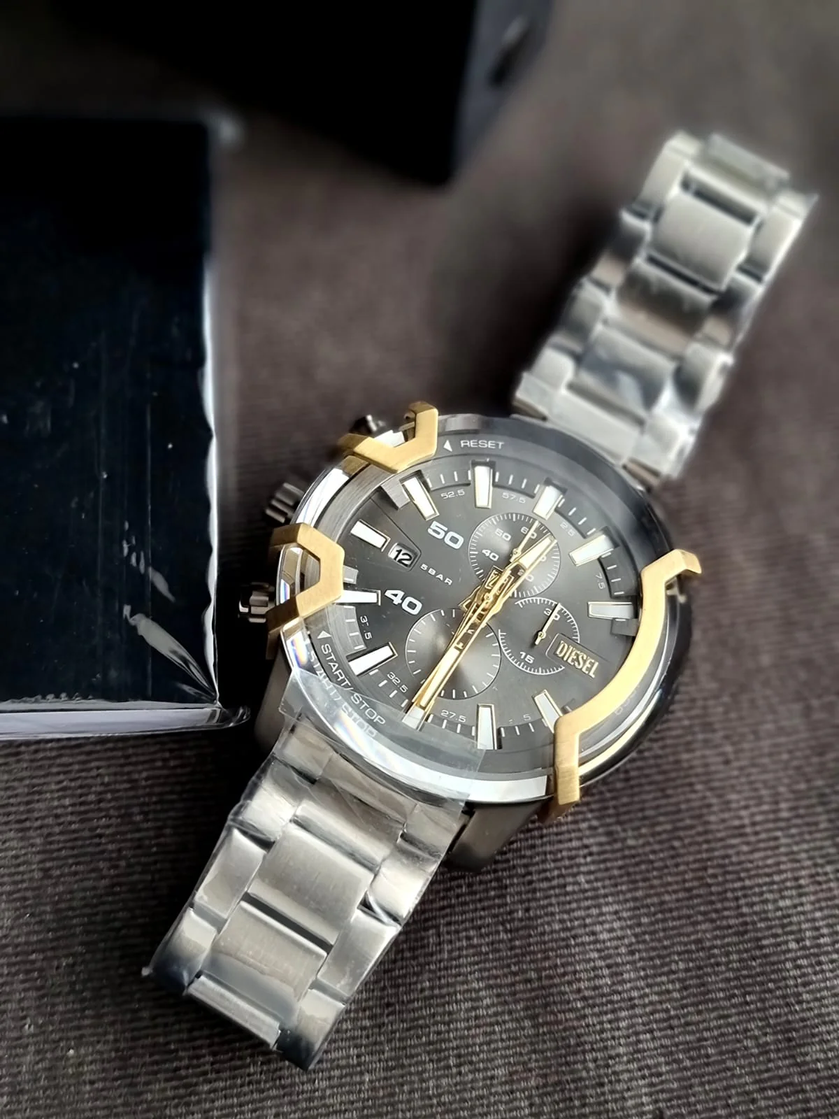 DIESEL Griffed Chronograph Quartz Grey Dial Men's Watch Item No. DZ4668 - Image 3