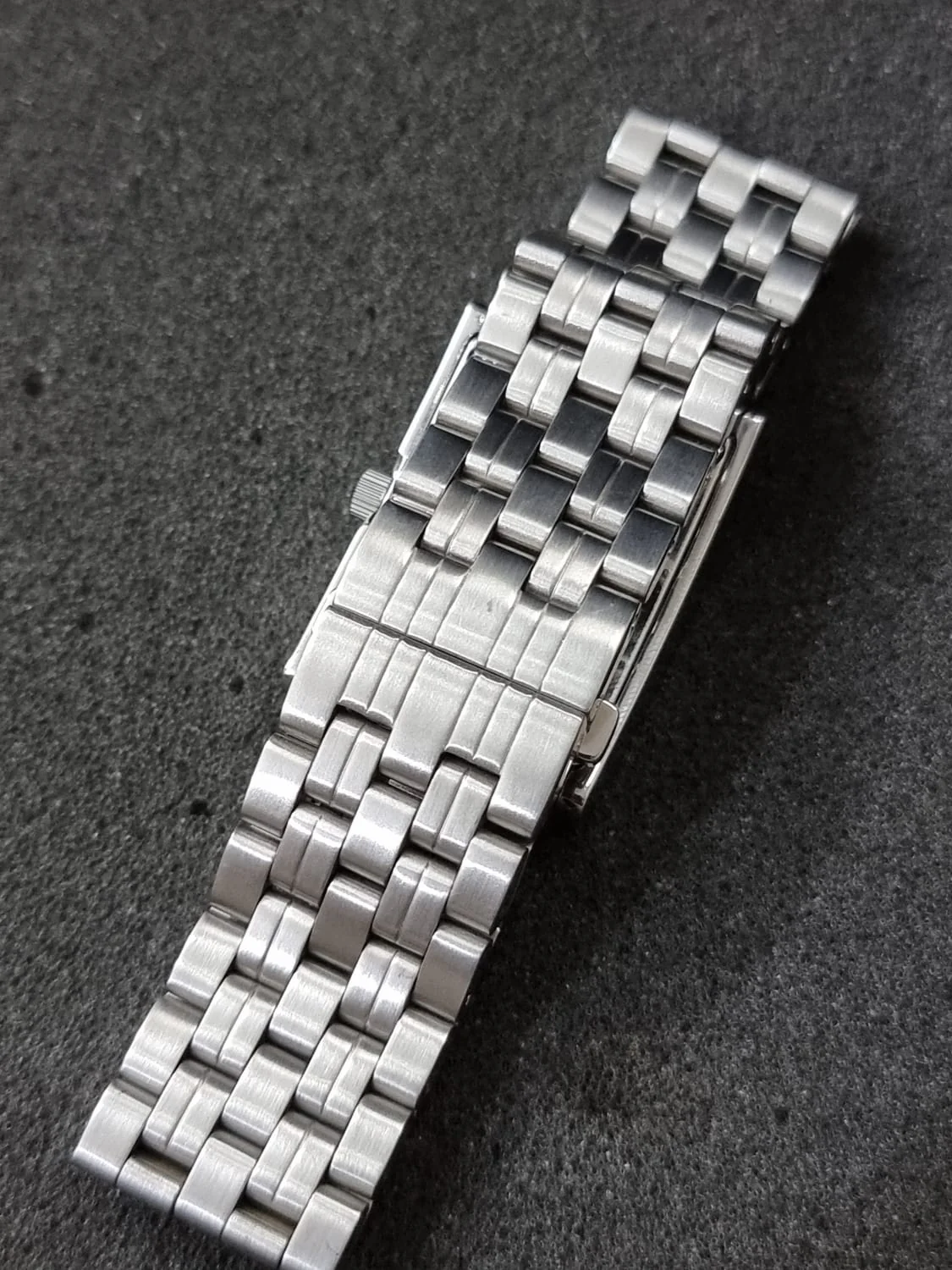 Esmurt Ladies Watch White dial - Image 4