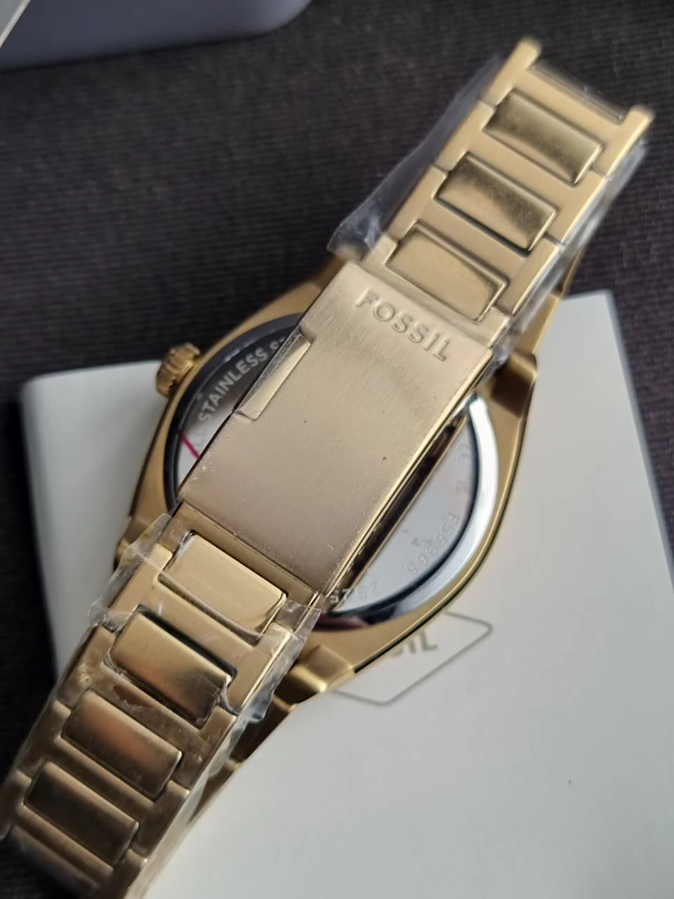 Fossil Everett Gold Stainless Steel Gold Dial Quartz Men's Watch 42mm – FS5965 - Image 7