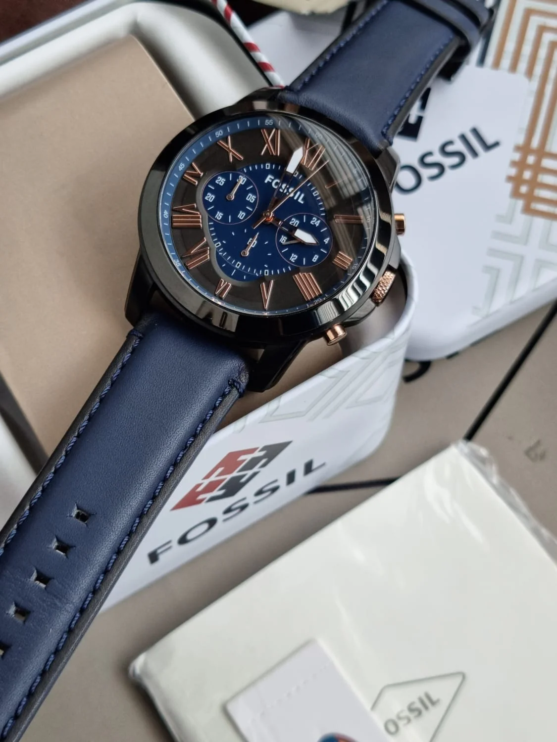 FOSSIL Grant Chronograph Black and Blue Dial Men's Watch FS5061 - Image 3