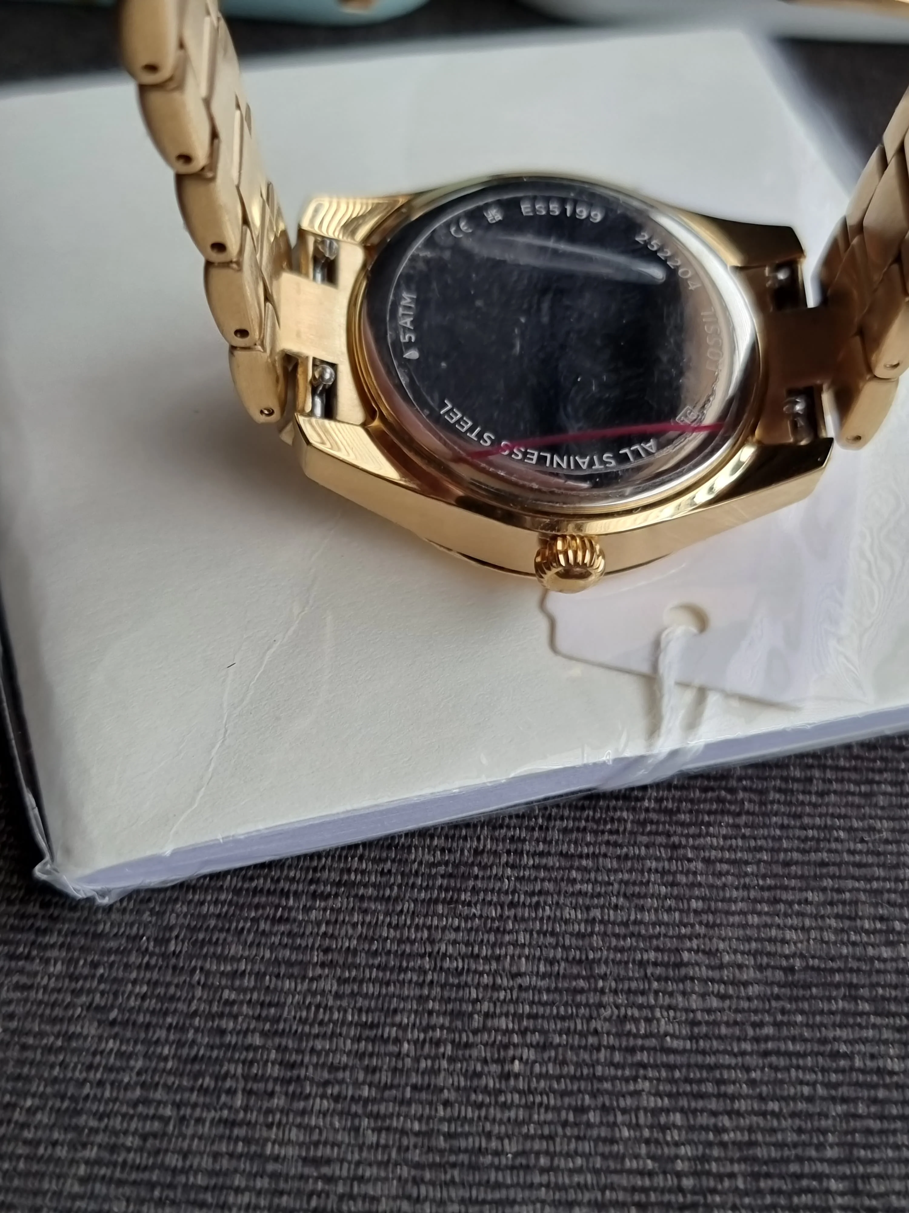 Fossil Scarlette Three-Hand Day-Date Gold-Tone Stainless Steel Watch ES5199 - Image 4