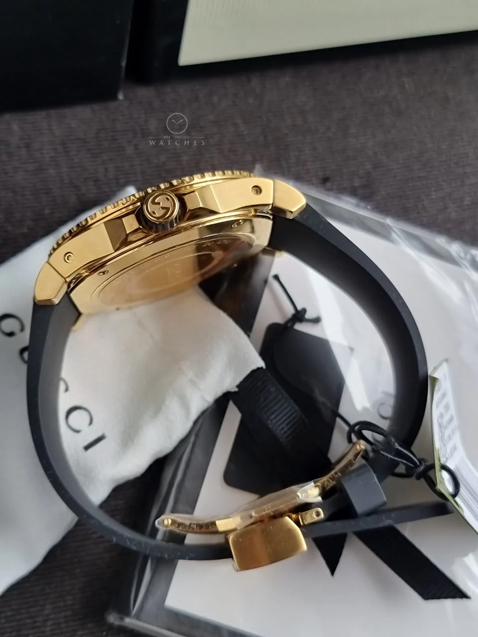 Gucci Men’s Analog Quartz Swiss Made Silicone Strap Black Dial 45mm Watch YA136219 - Image 2