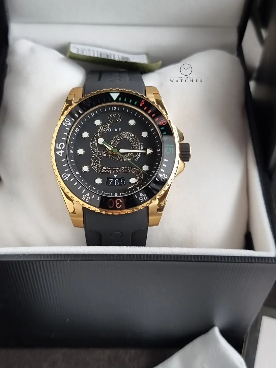 Gucci Men’s Analog Quartz Swiss Made Silicone Strap Black Dial 45mm Watch YA136219 - Image 4