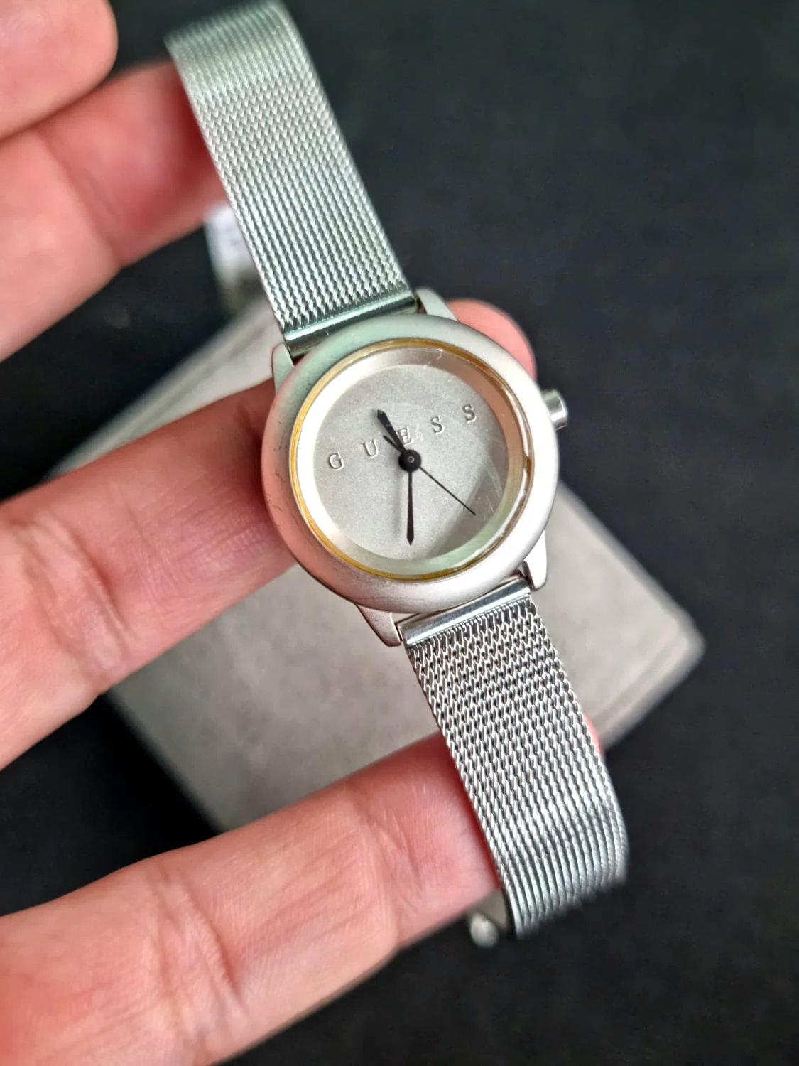 Guess Ladies Watch Mesh Chain - Image 3
