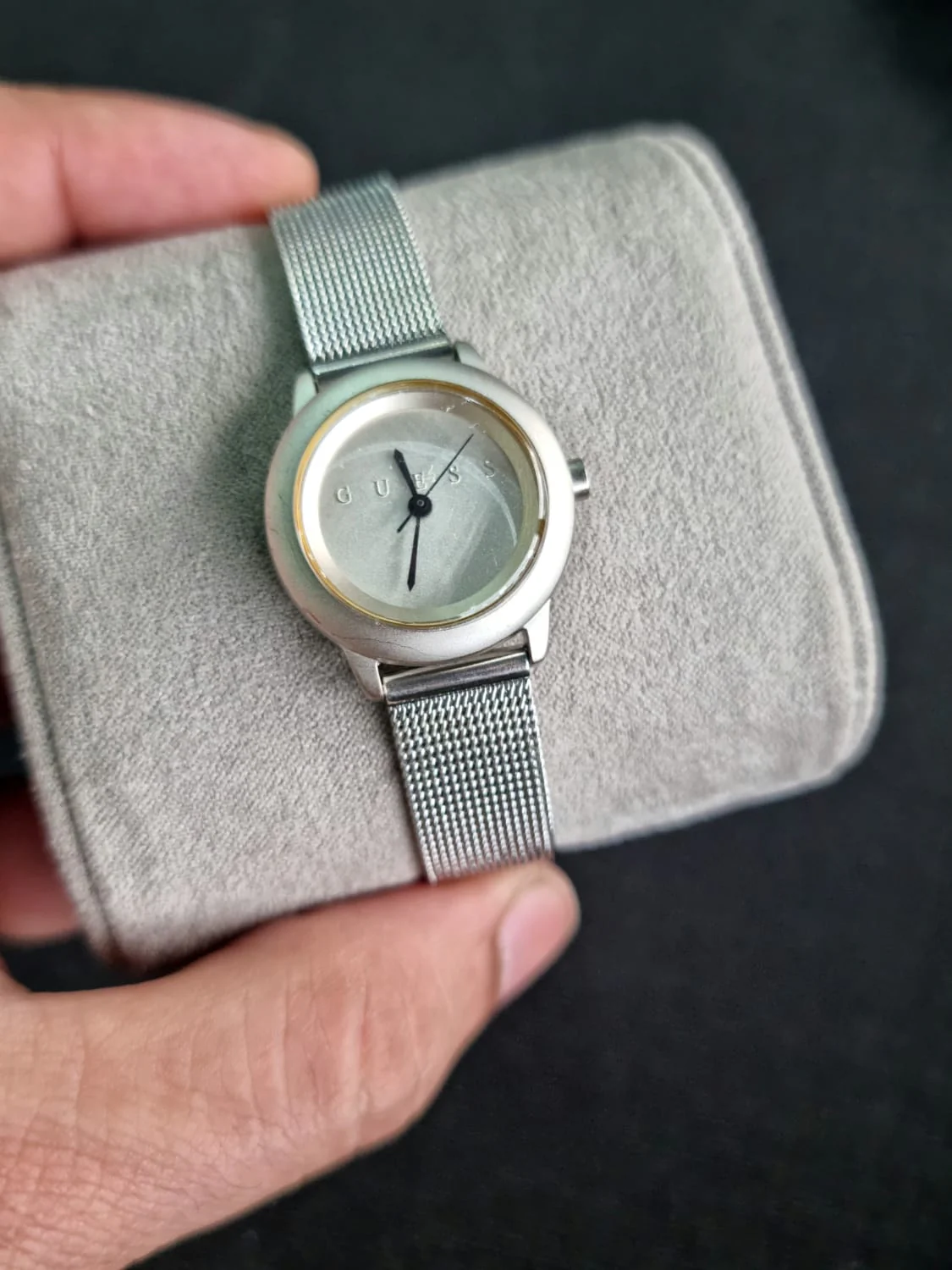 Guess Ladies Watch Mesh Chain - Image 4
