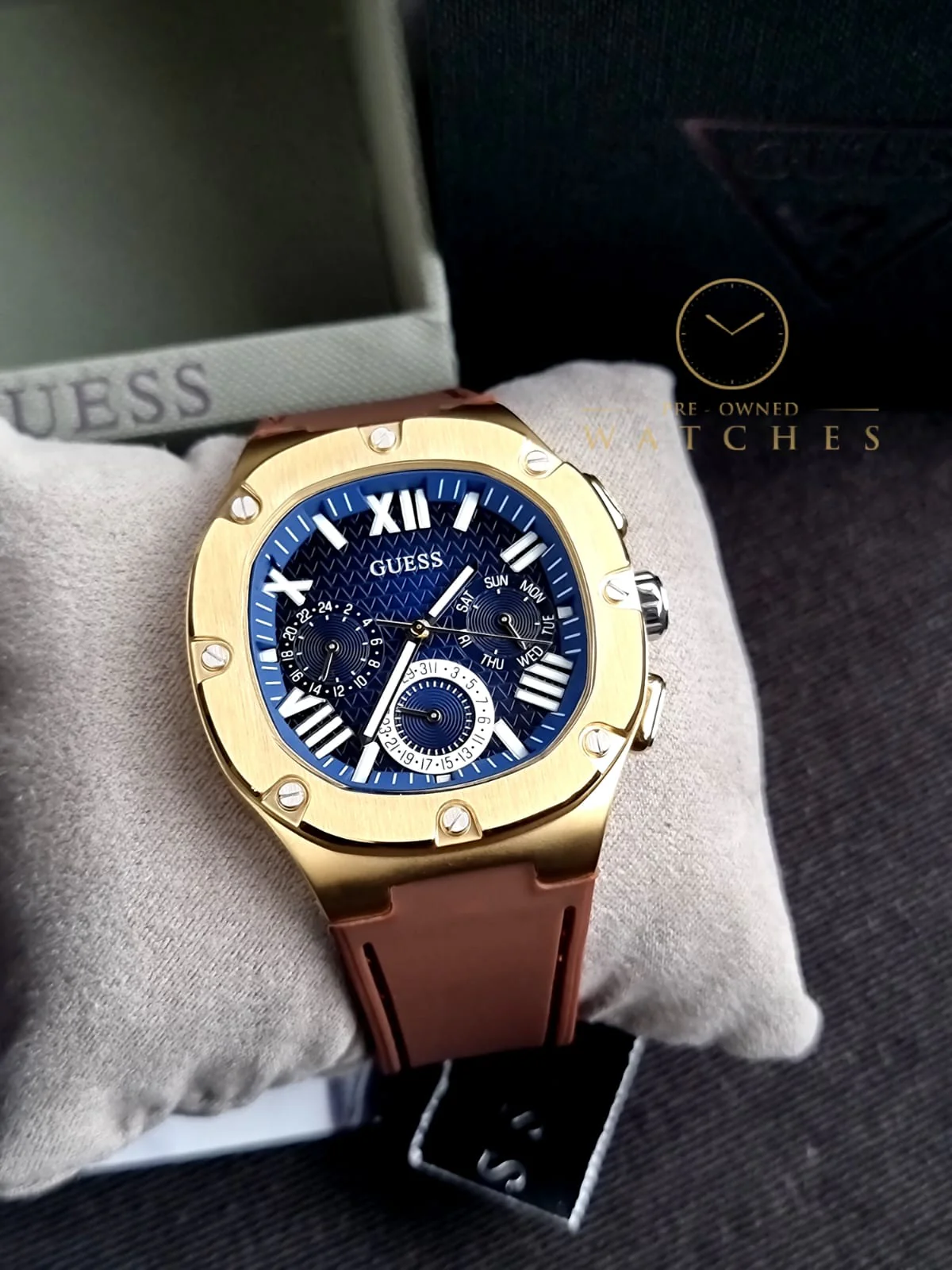 Guess Men’s Quartz Brown Silicone Strap Blue Dial 42mm Watch GW0571G5 - Image 4
