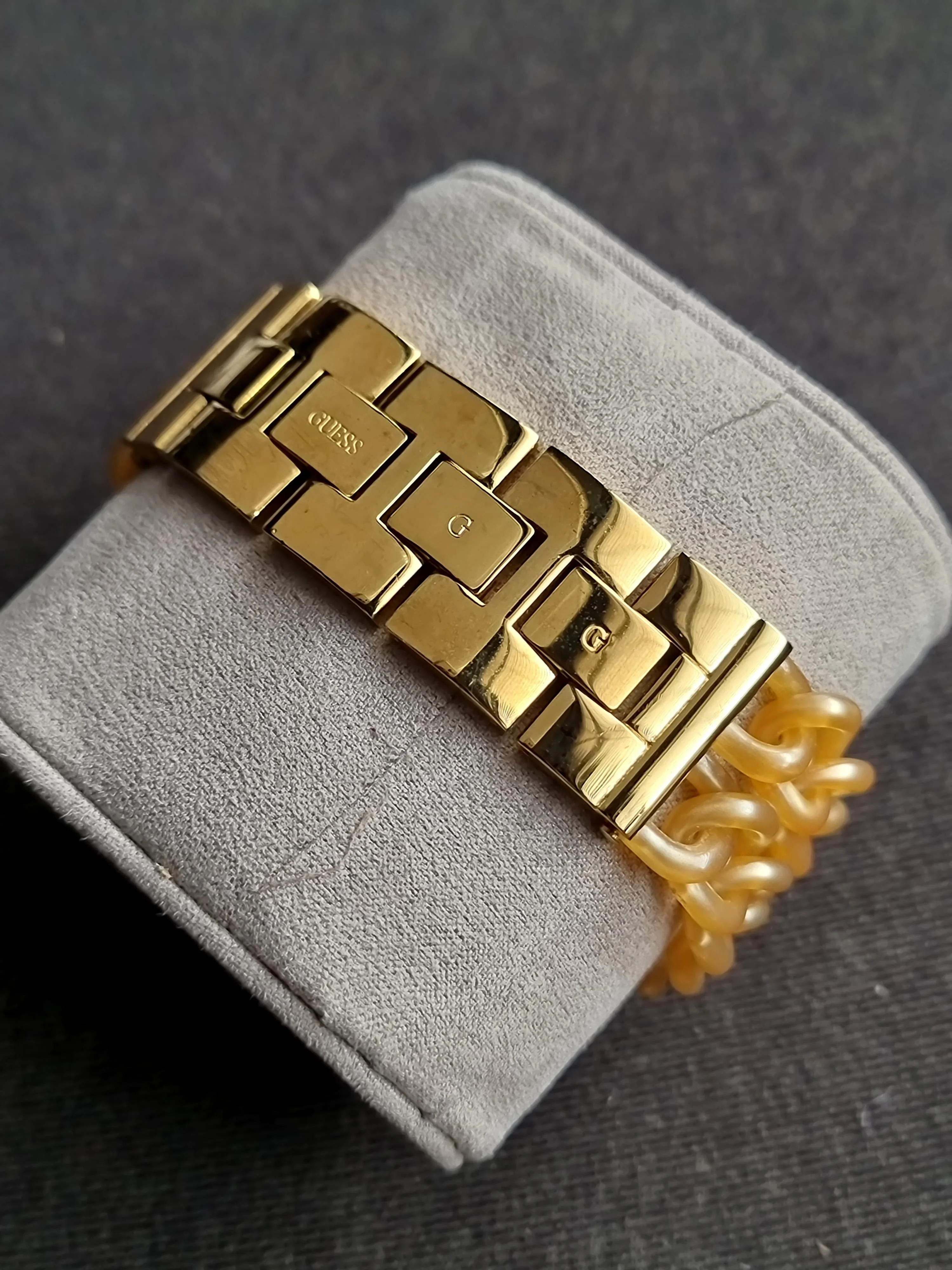 Guess Women's Peach Acrylic Chain Link Wrist Watch - Image 3