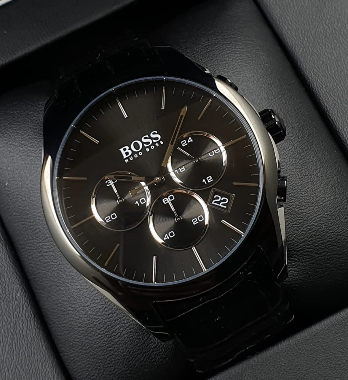 Hugo Boss Men’s Quartz Lather Strap Black Dial 46mm Watch 1513367 - Image 4