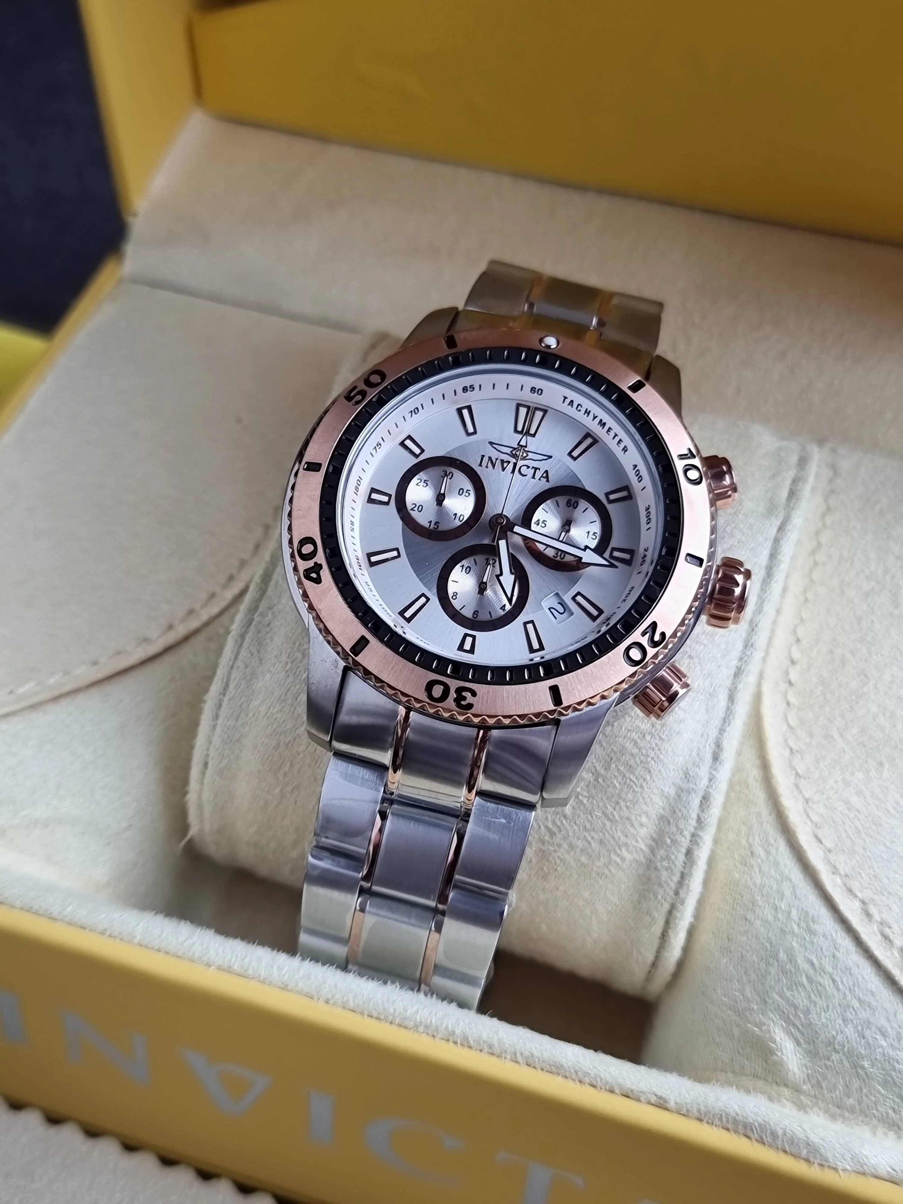 Invicta 1204 Mens Rose Gold Bezel Chronograph Watch - Image 3