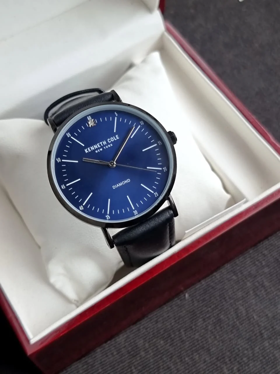 Kenneth Cole Gents Watch Black Leather Strap KC50506004 - Image 4