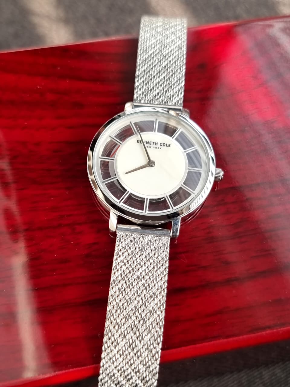 Kenneth Cole Ladies Watch Silver Casing Mesh Chain Quartz Watch - Image 5