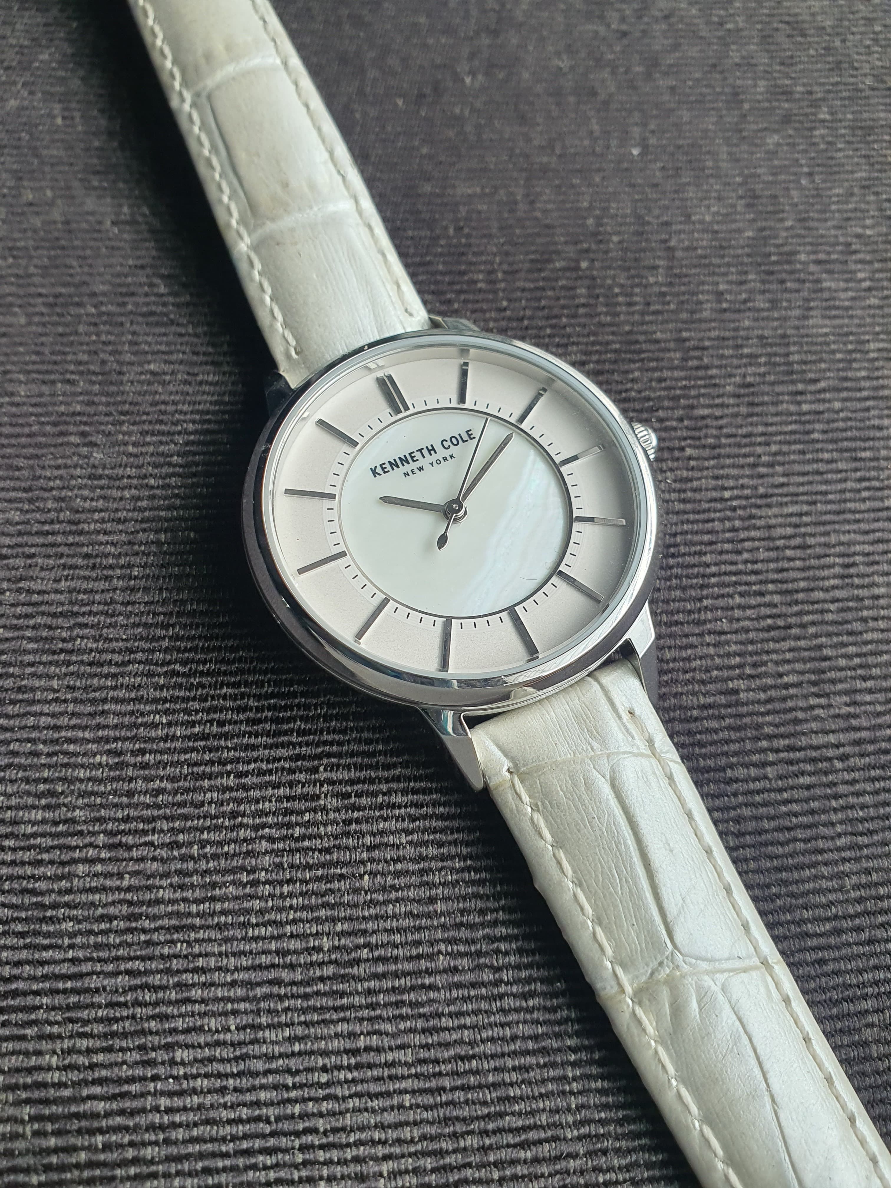 Kenneth Cole New York Women's KC50860002 Analog Display Quartz White Watch - Image 6