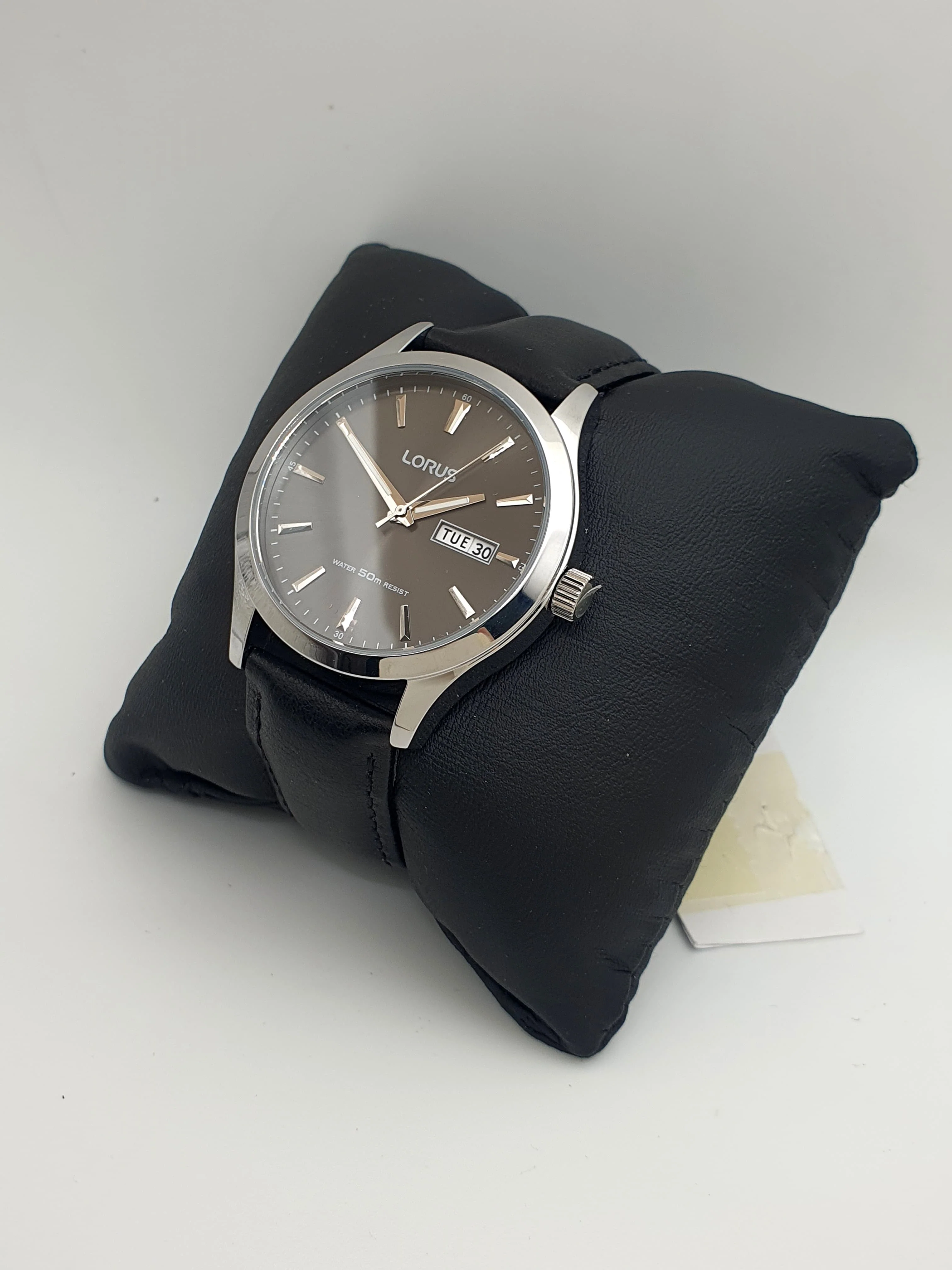 Lorus Sub Brand Of Seiko Gents Watch 40mm Dial Quartz Watch (8/10 Condition) - Image 4