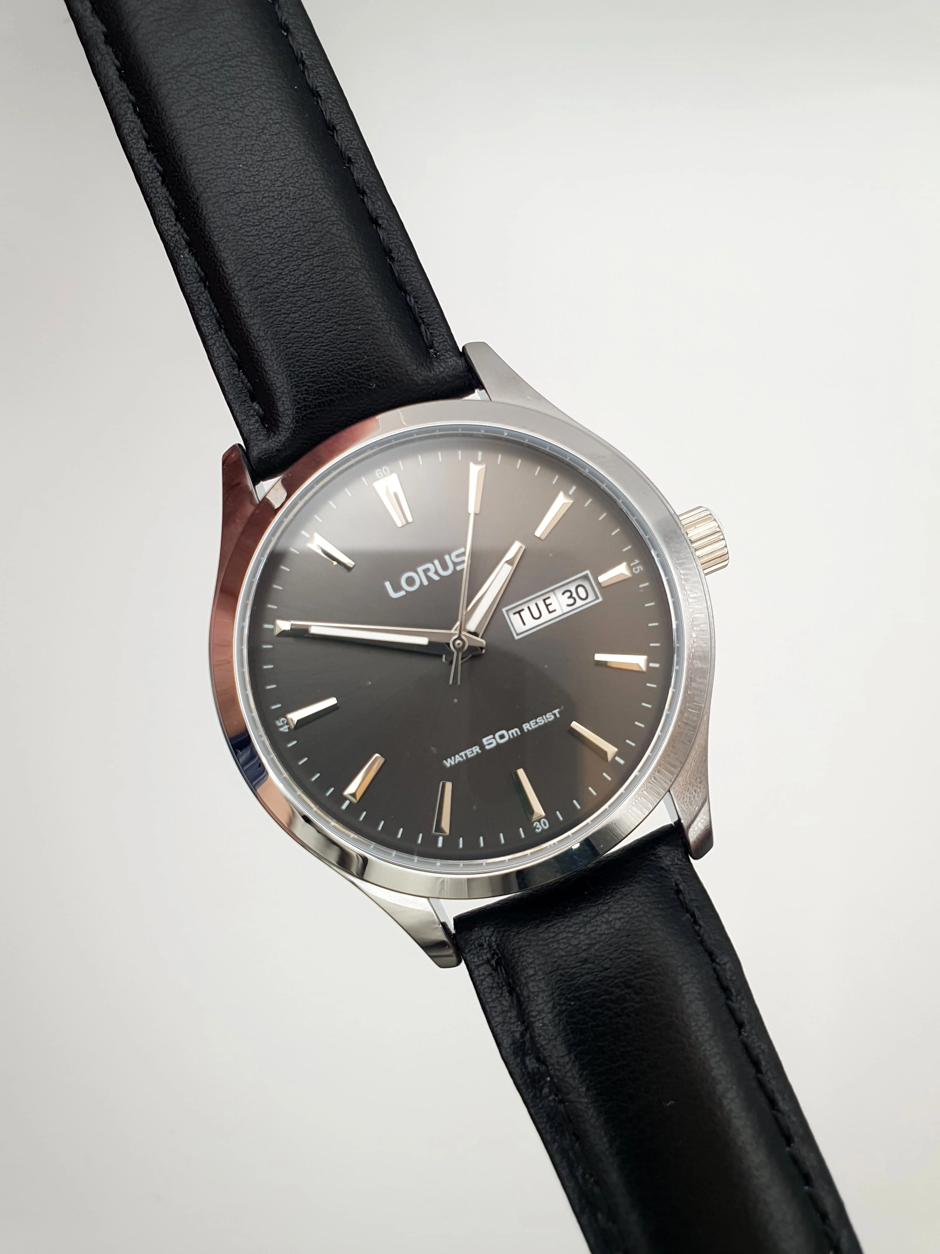 Lorus Sub Brand Of Seiko Gents Watch 40mm Dial Quartz Watch (8/10 Condition) - Image 5