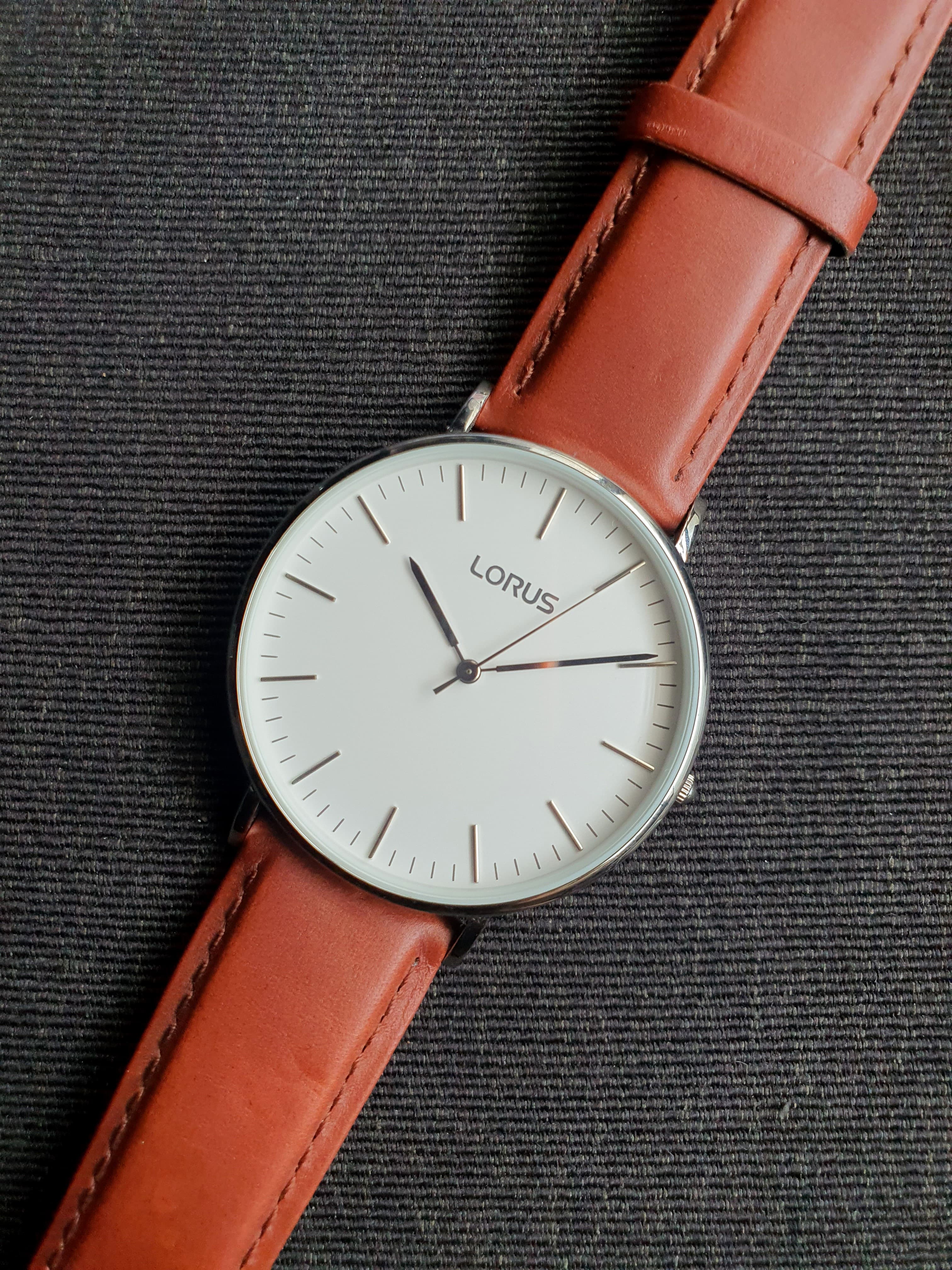 Lorus Sub Brand Of Seiko Gents Watch 40mm Dial Size Quartz Watch (8/10 Condition) - Image 9