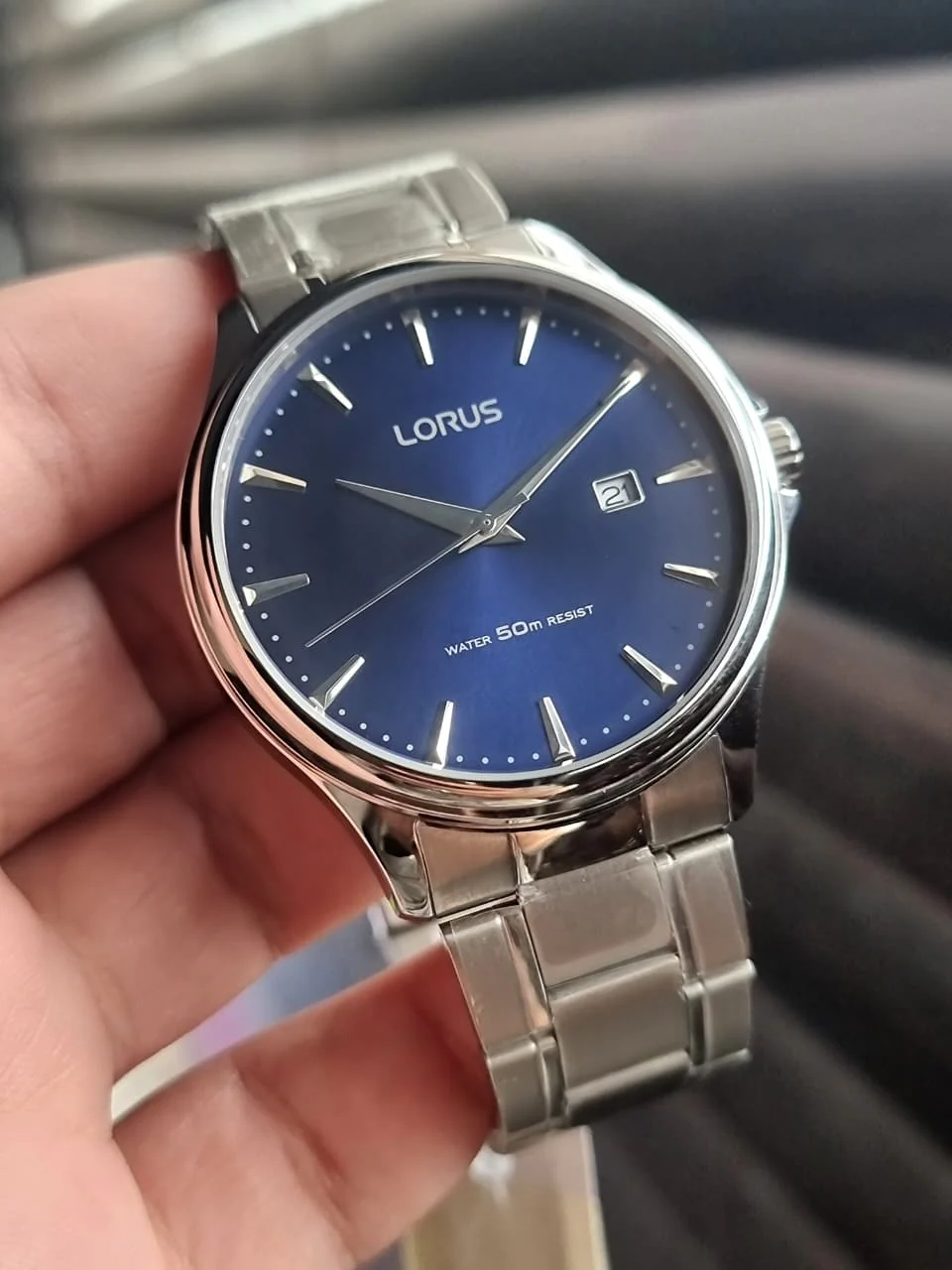 Lorus Sub Brand Of Seiko Gents Watch Silver Casing Blue Dial Quartz Watch - Image 4