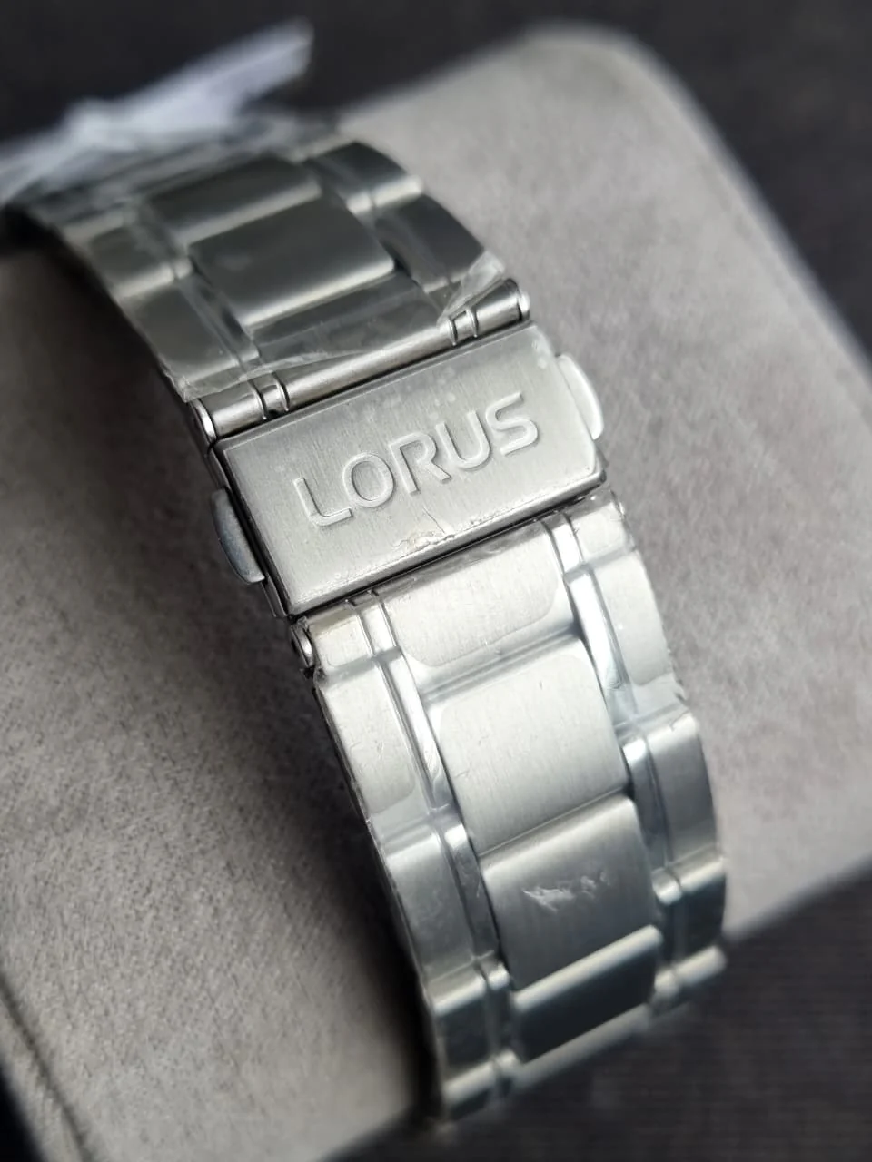 Lorus Sub Brand Of Seiko Gents Watch Silver Casing Blue Dial Quartz Watch - Image 6