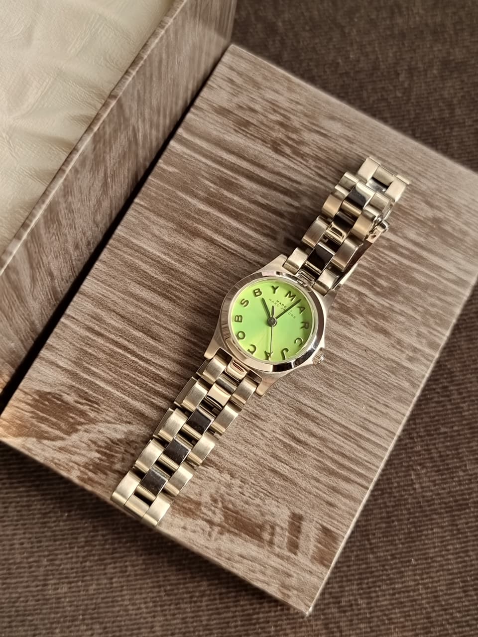 Marc Jacobs MBM3201 Ladies Dinky Green Watch - Image 2