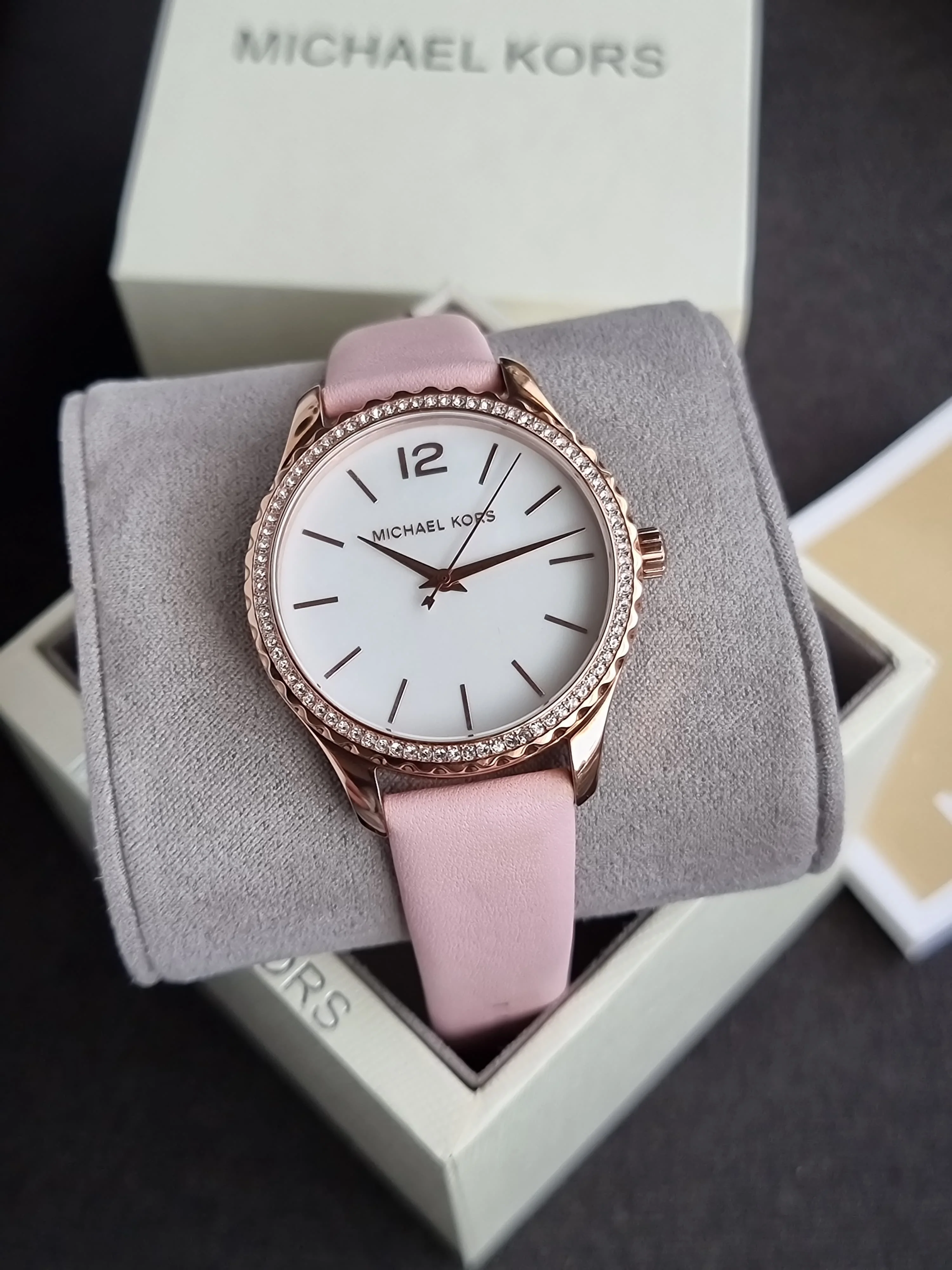 Michael Kors Layton Analog Mother of Pearl Dial Women's Watch-MK2909 - Image 2