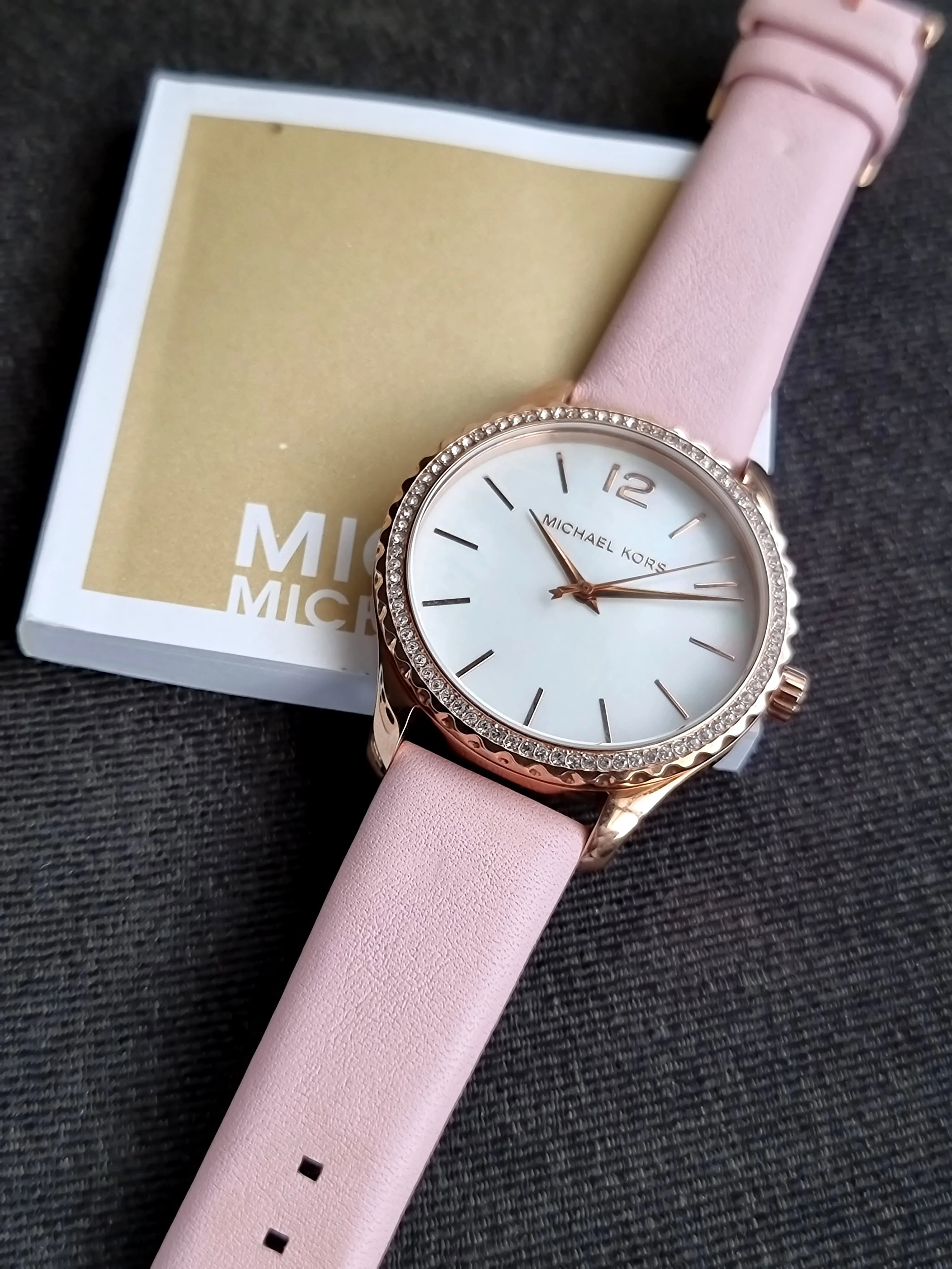 Michael Kors Layton Analog Mother of Pearl Dial Women's Watch-MK2909 - Image 4