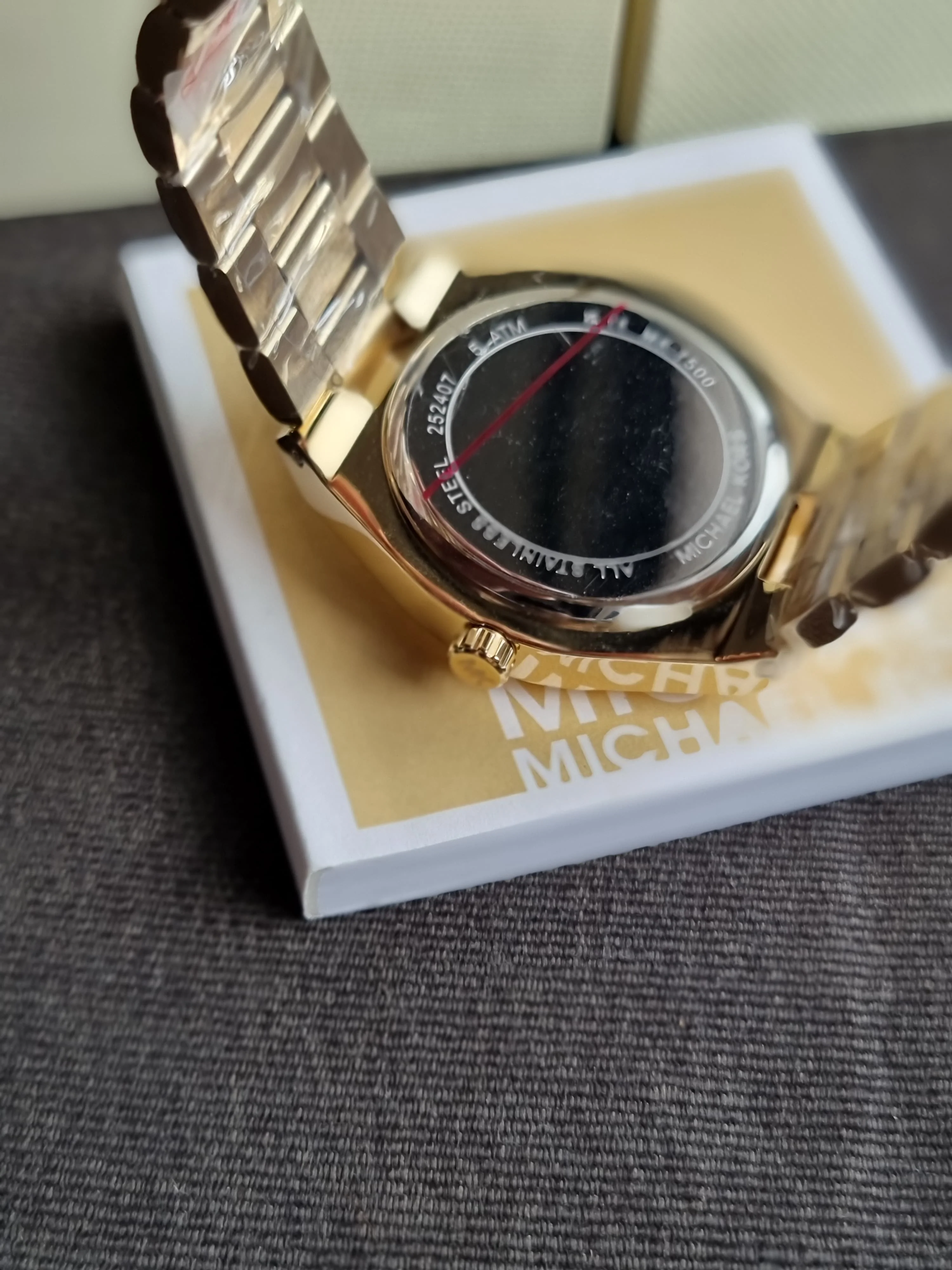Michael Kors Lennox Gold Tone Analogue Watch MK7500 - Image 6