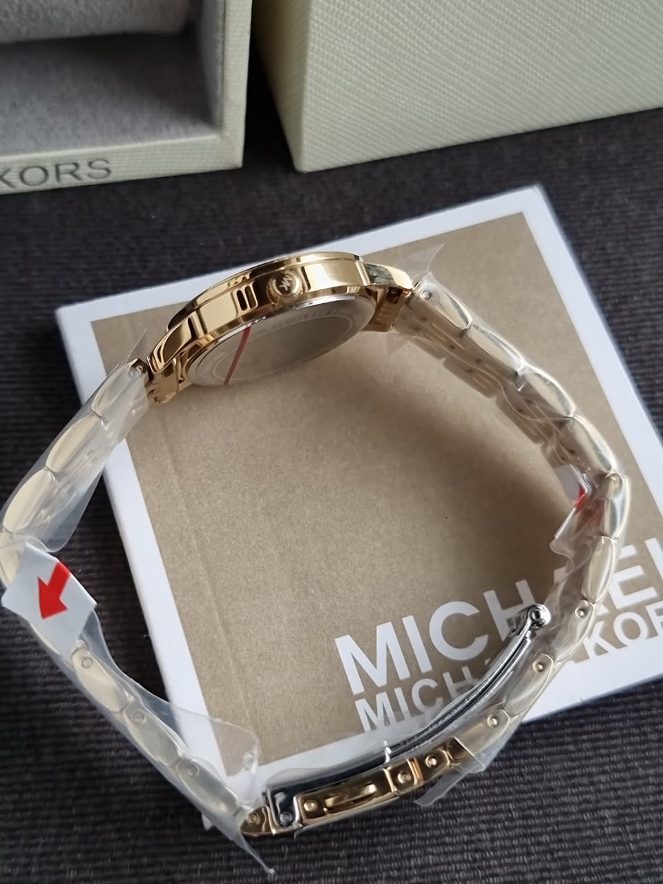 Michael Kors Mini Melissa Pavé MKO1173 Women's Watch – Gold Tone, 26mm, Quartz - Image 3