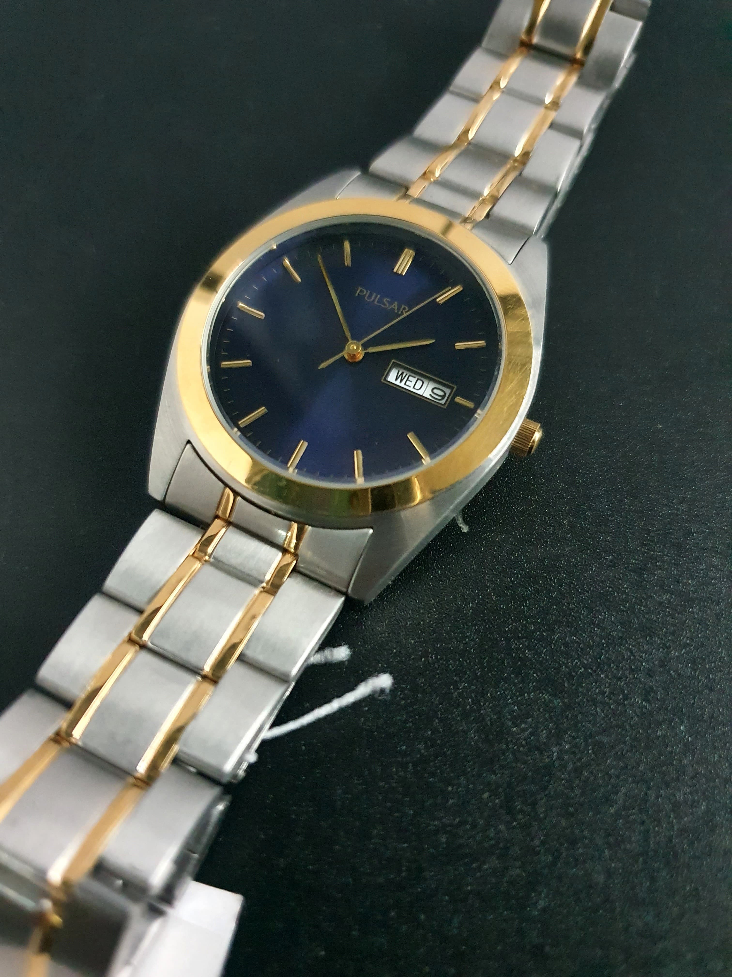 Pulsar 36mm Blue Dial Silver Chain Quartz Watch - Image 3
