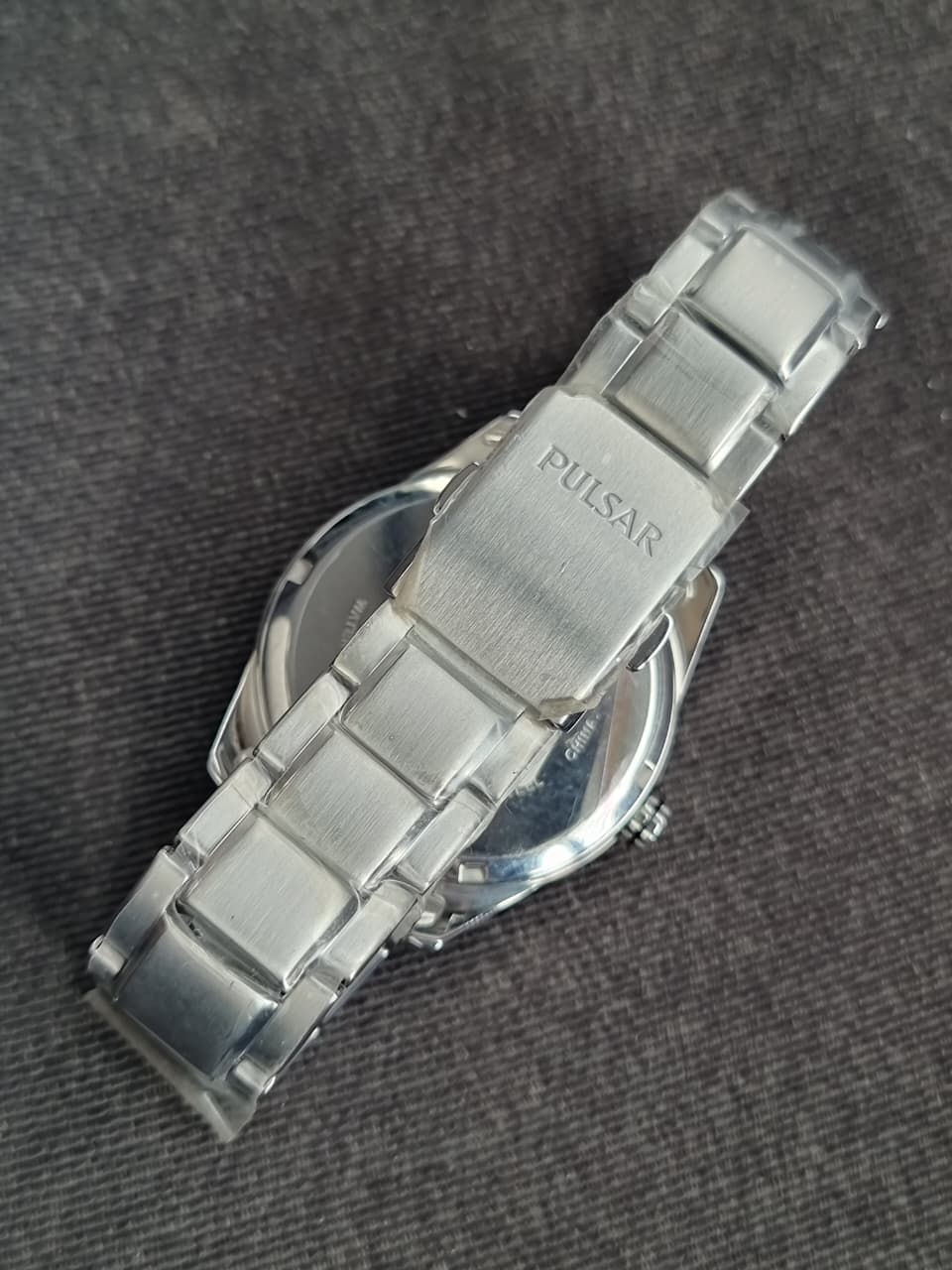 Pulsar Solor Operated Gray Dial Silver Casing Quartz Watch - Image 4