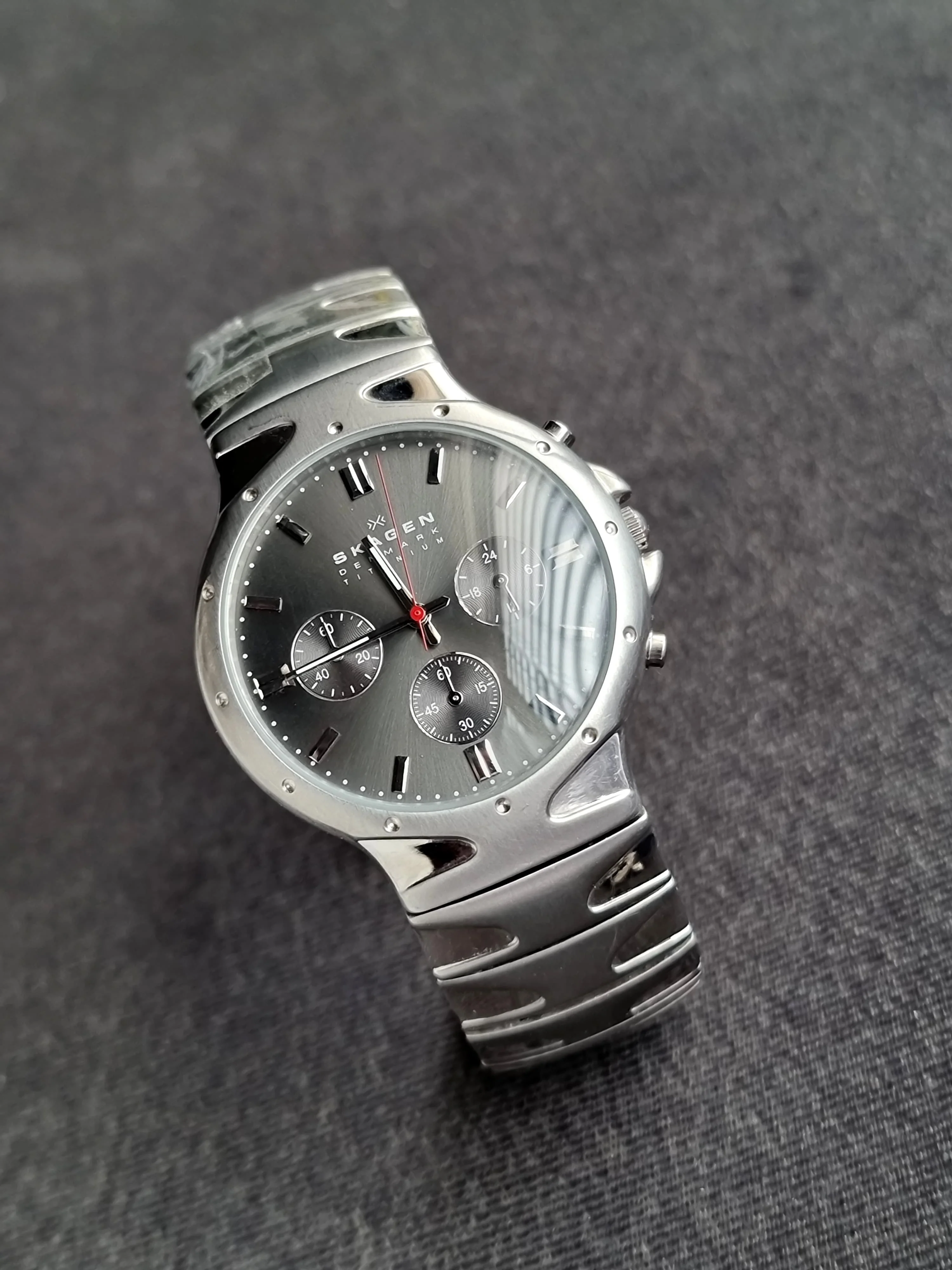Skagen Denmark Fashion Brand Titanium Casing Quartz Watch hrh489ltsm - Image 2