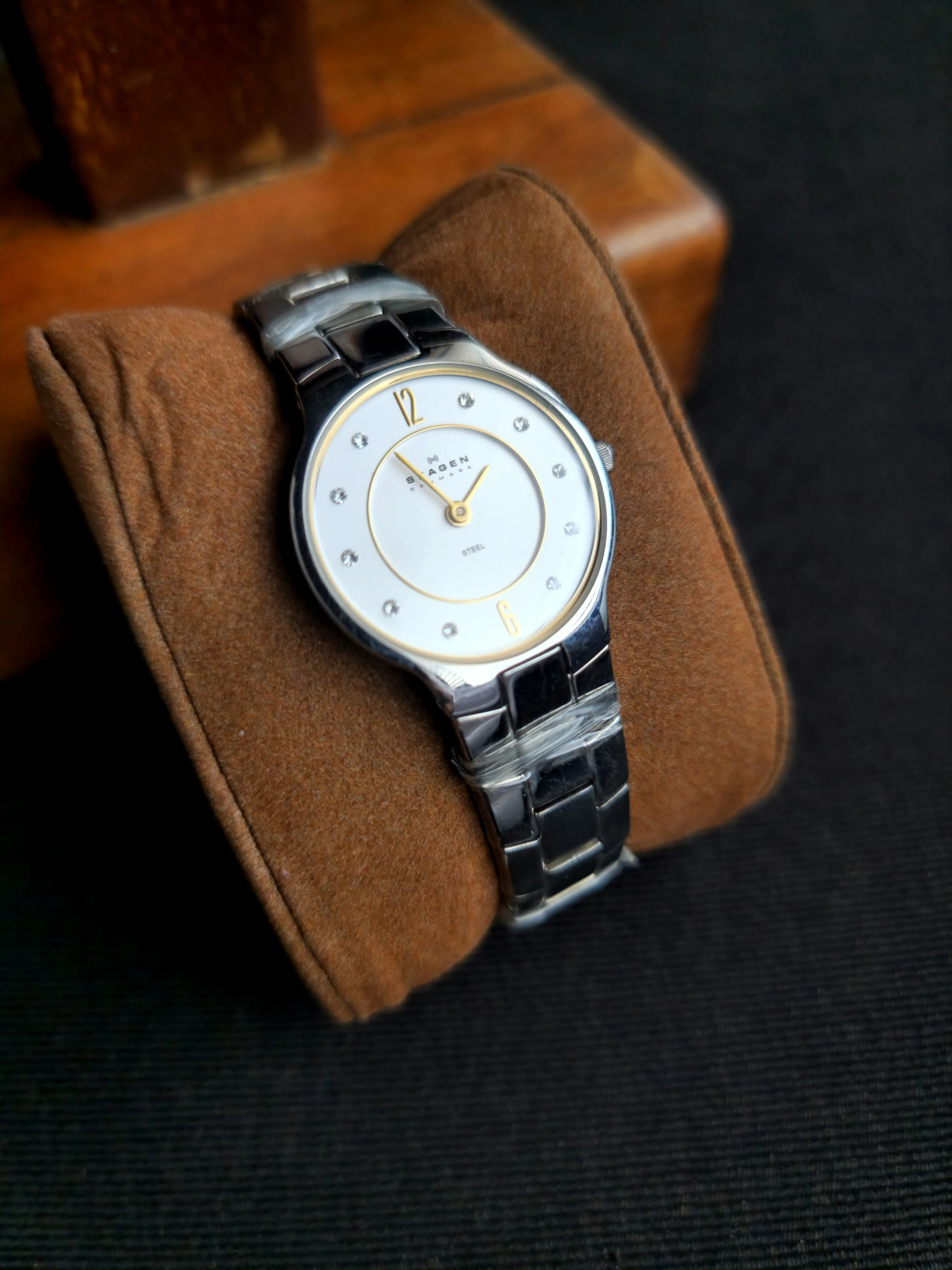 Skagen Women's 572SSGX Denmark Silver Tone Crystal Accent Watch - Image 5