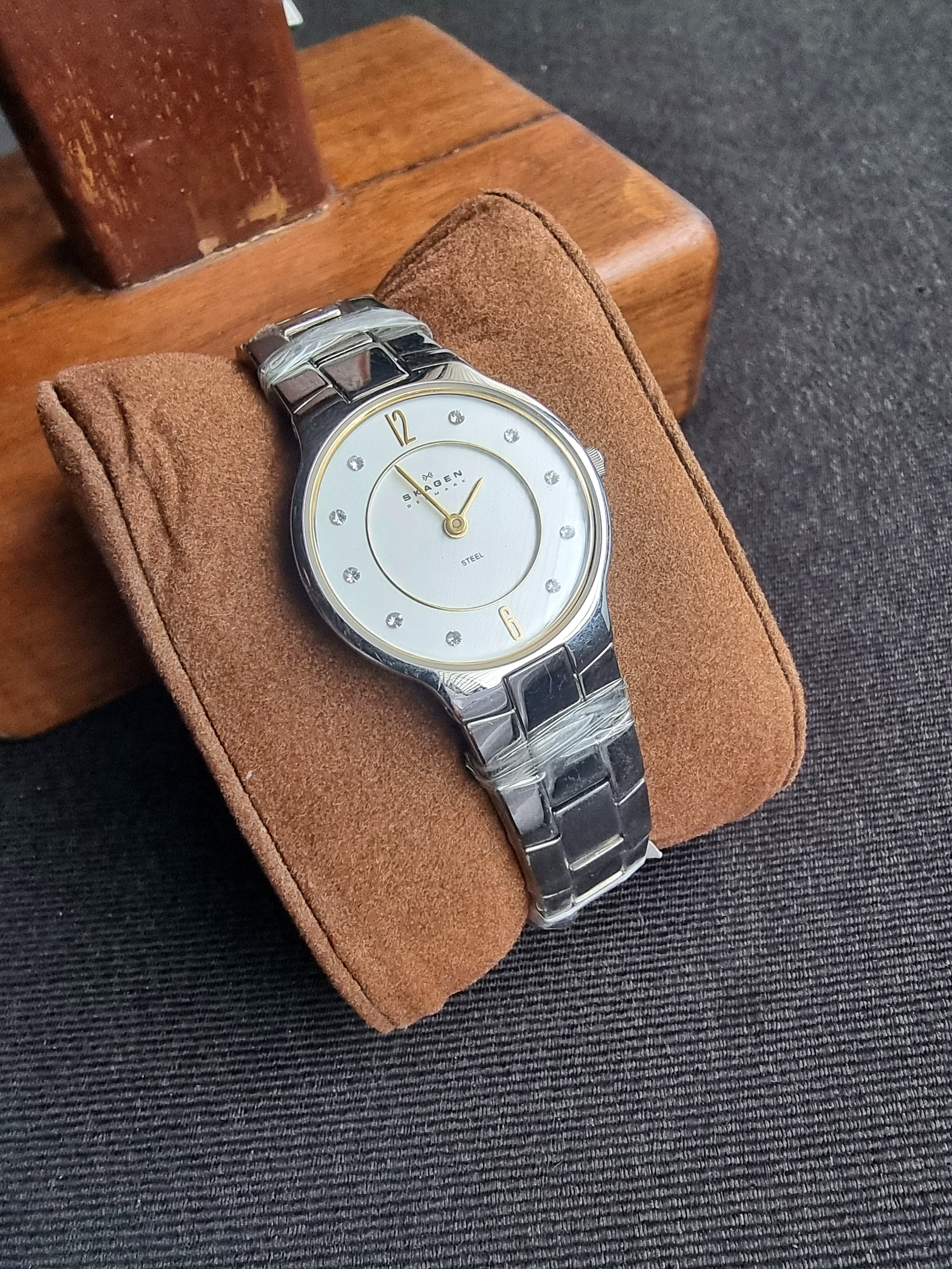 Skagen Women's 572SSGX Denmark Silver Tone Crystal Accent Watch - Image 7