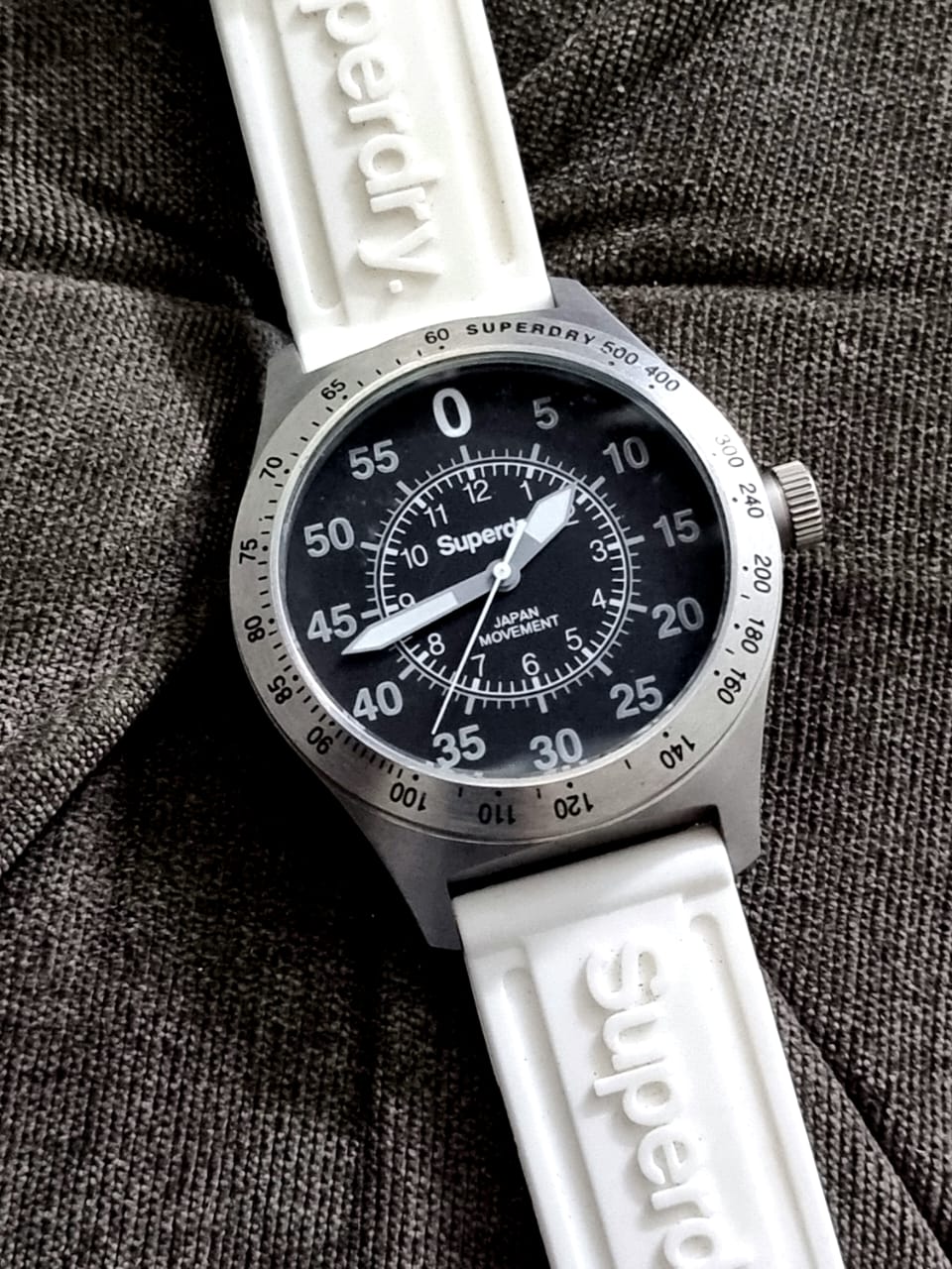 Superdry Gents Stainless Steel Sports Watch with White Strap syg111w - Image 8