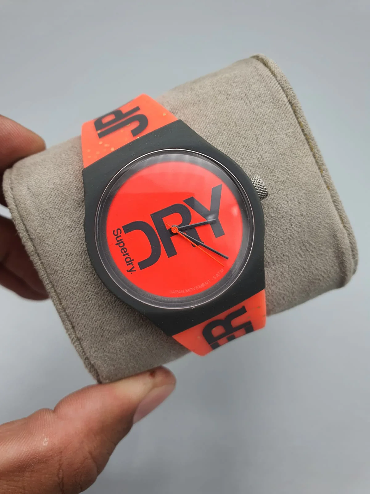 Superdry Women's Analogue Quartz Watch with Silicone Strap SYL189CE - Image 3