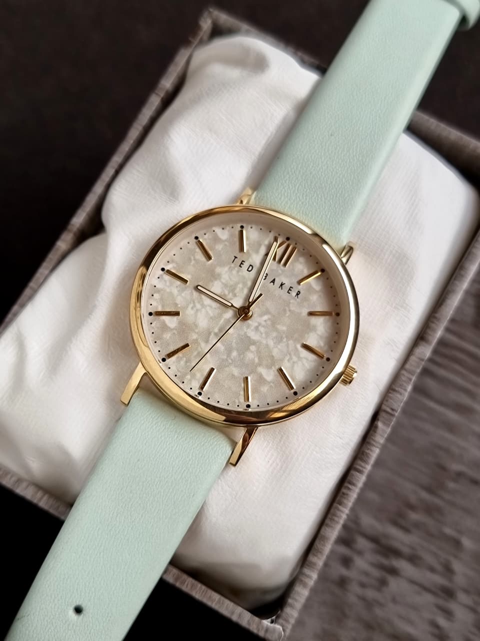 Ted baker Golden Casing 37mm Dial Quartz Watch - Image 3