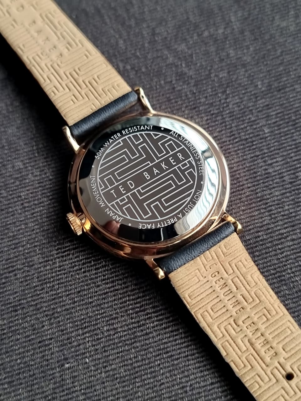 Ted baker Ladies Watch golden casing Quartz Watch - Image 8