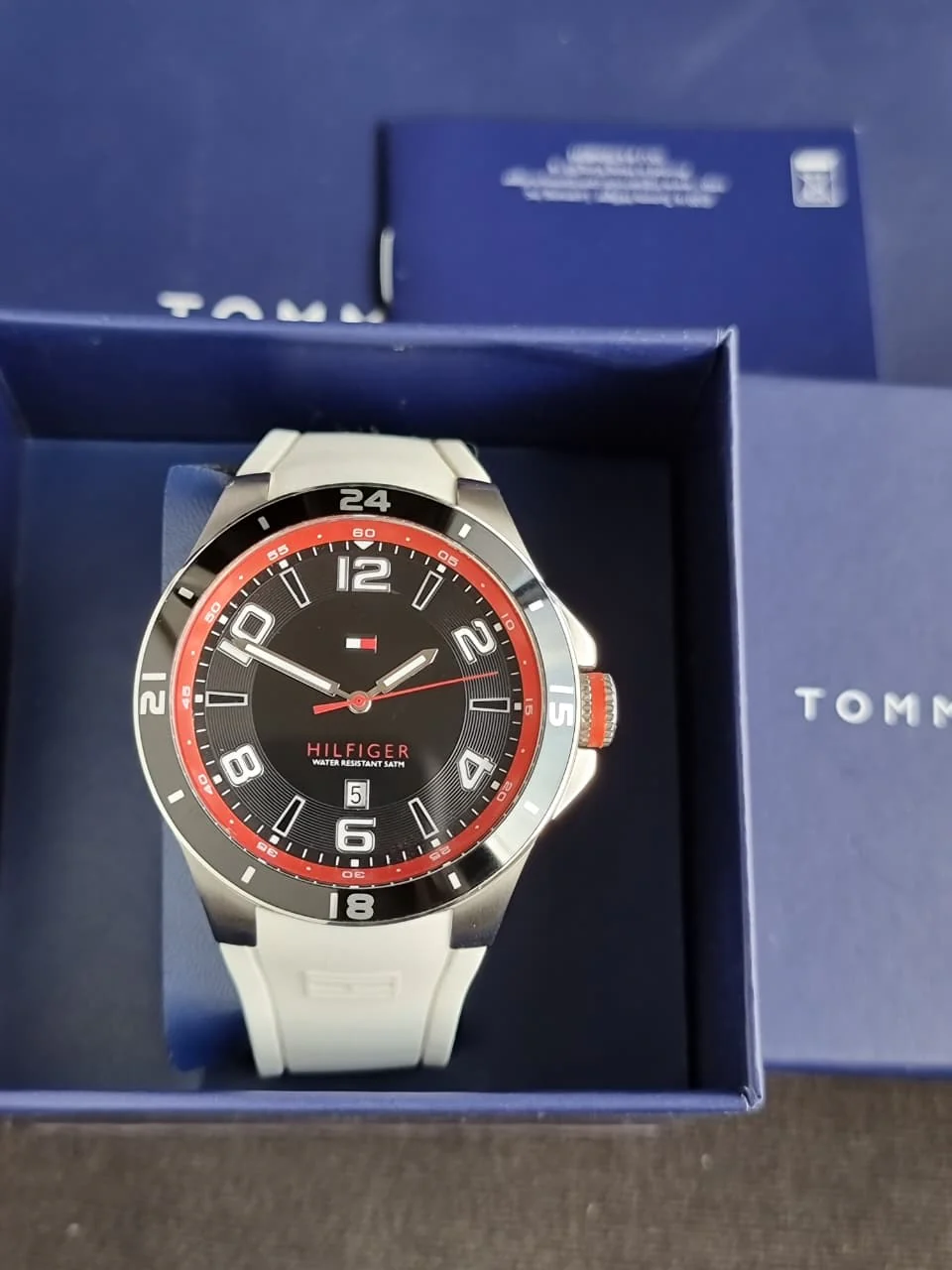 TOMMY HILFIGER Black Dial White Silicone Mens Watch 1790864 - Image 6