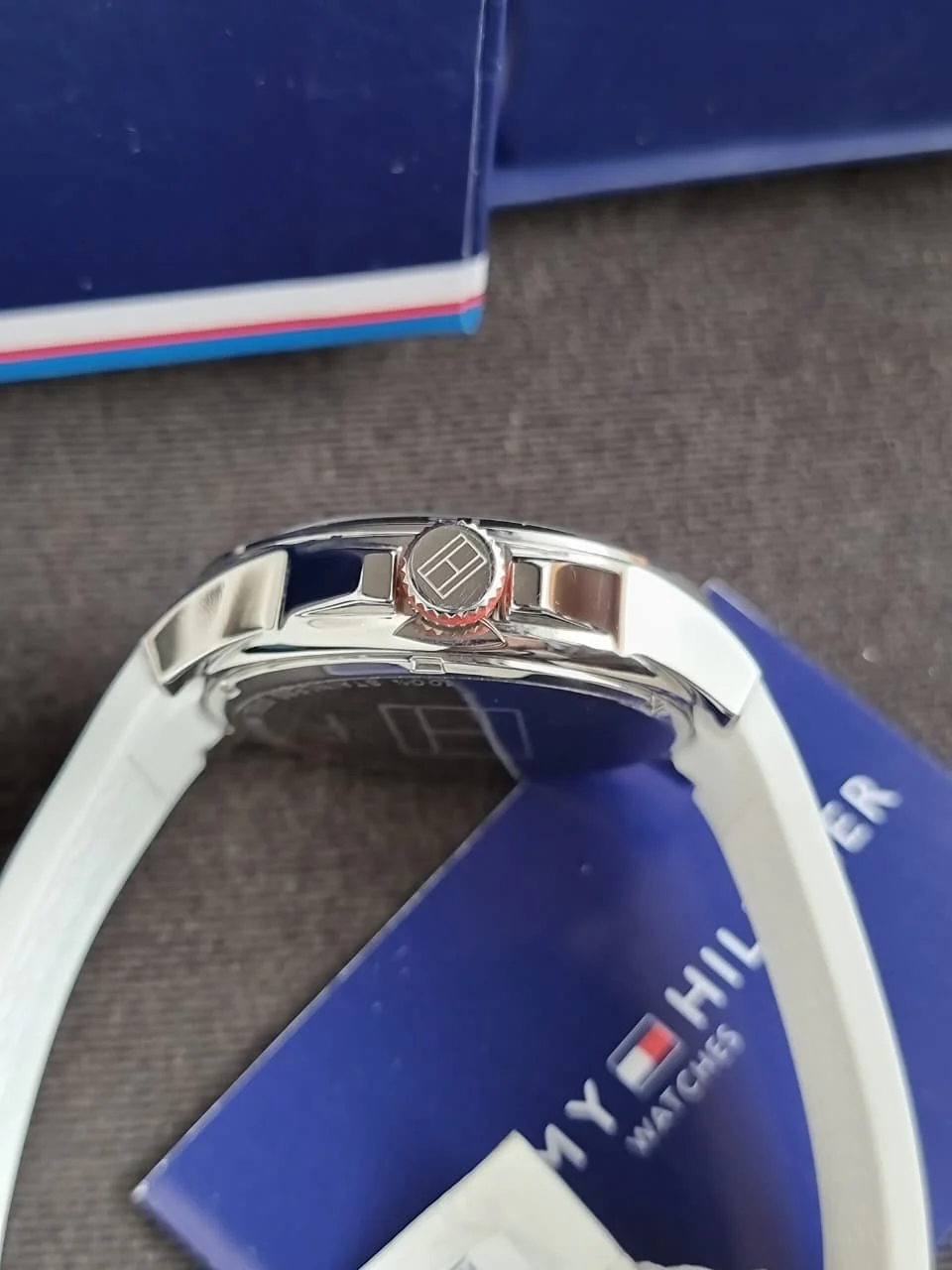 TOMMY HILFIGER Black Dial White Silicone Mens Watch 1790864 - Image 8
