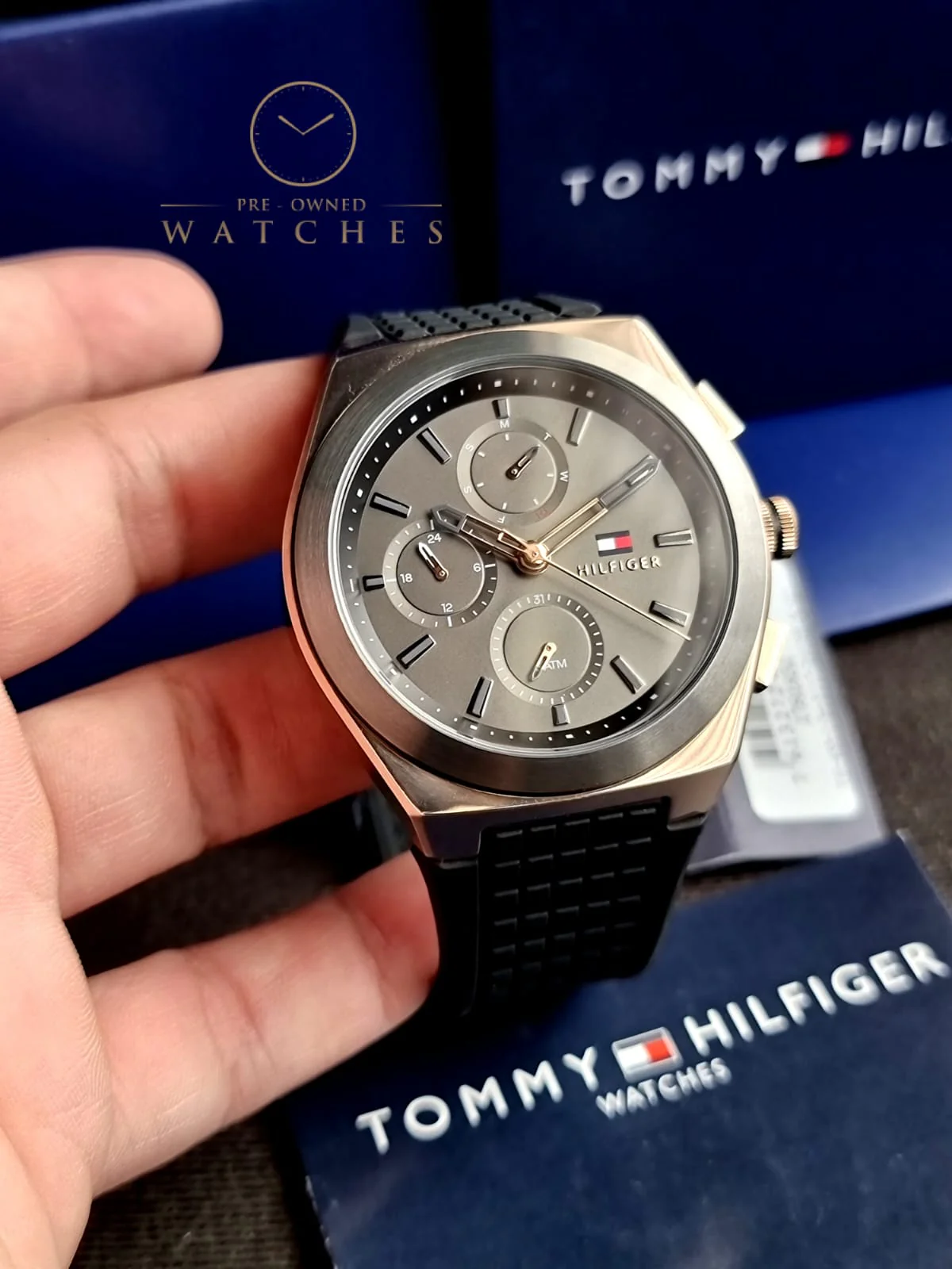 Tommy Hilfiger Men’s Quartz Black Silicone Strap Grey Dial 44mm Watch 1791931 - Image 10