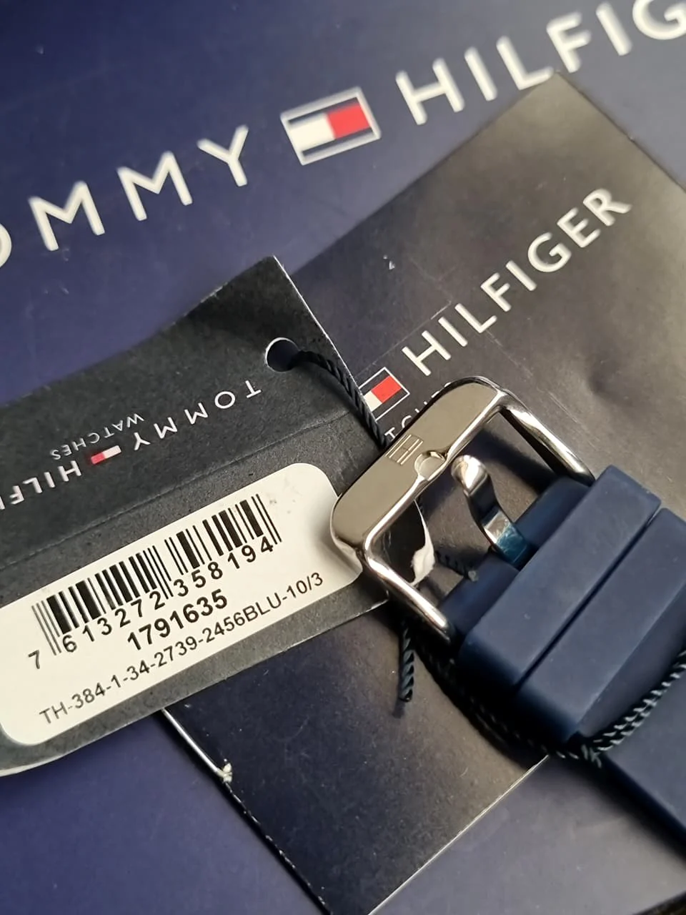 Tommy Hilfiger Men’s Quartz Blue Silicone Strap Blue Dial 44mm Watch 1791635 - Image 8