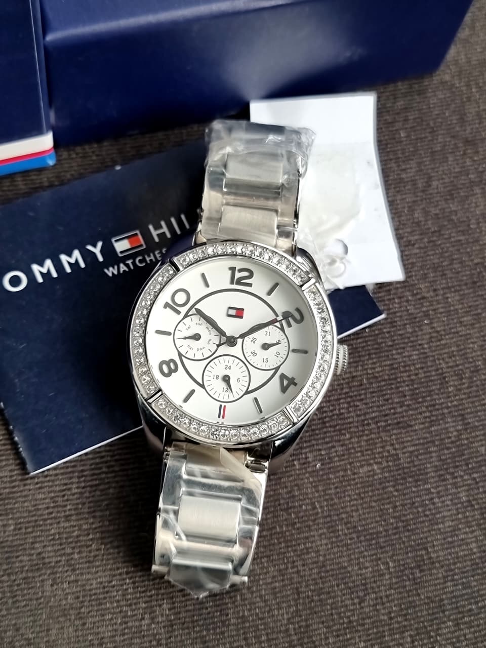 Tommy Hilfiger Women’s Quartz Silver Stainless Steel White Dial 40mm Watch 1781252 - Image 4