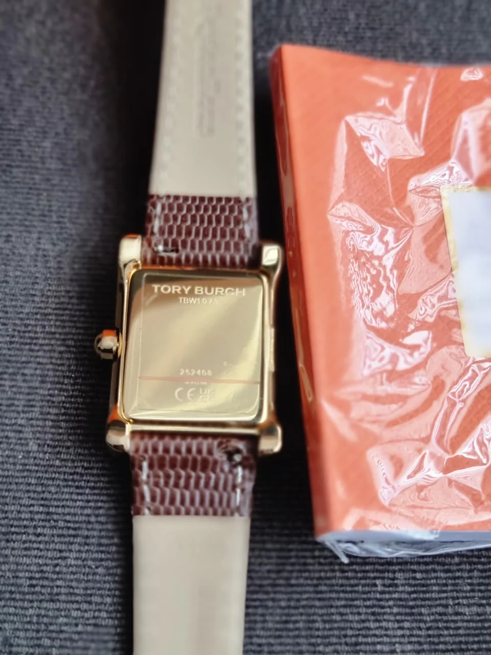 Tory Burch TBW1073 Women's Watch Mother of Pearl Dial Gold (Strap After Market) - Image 4