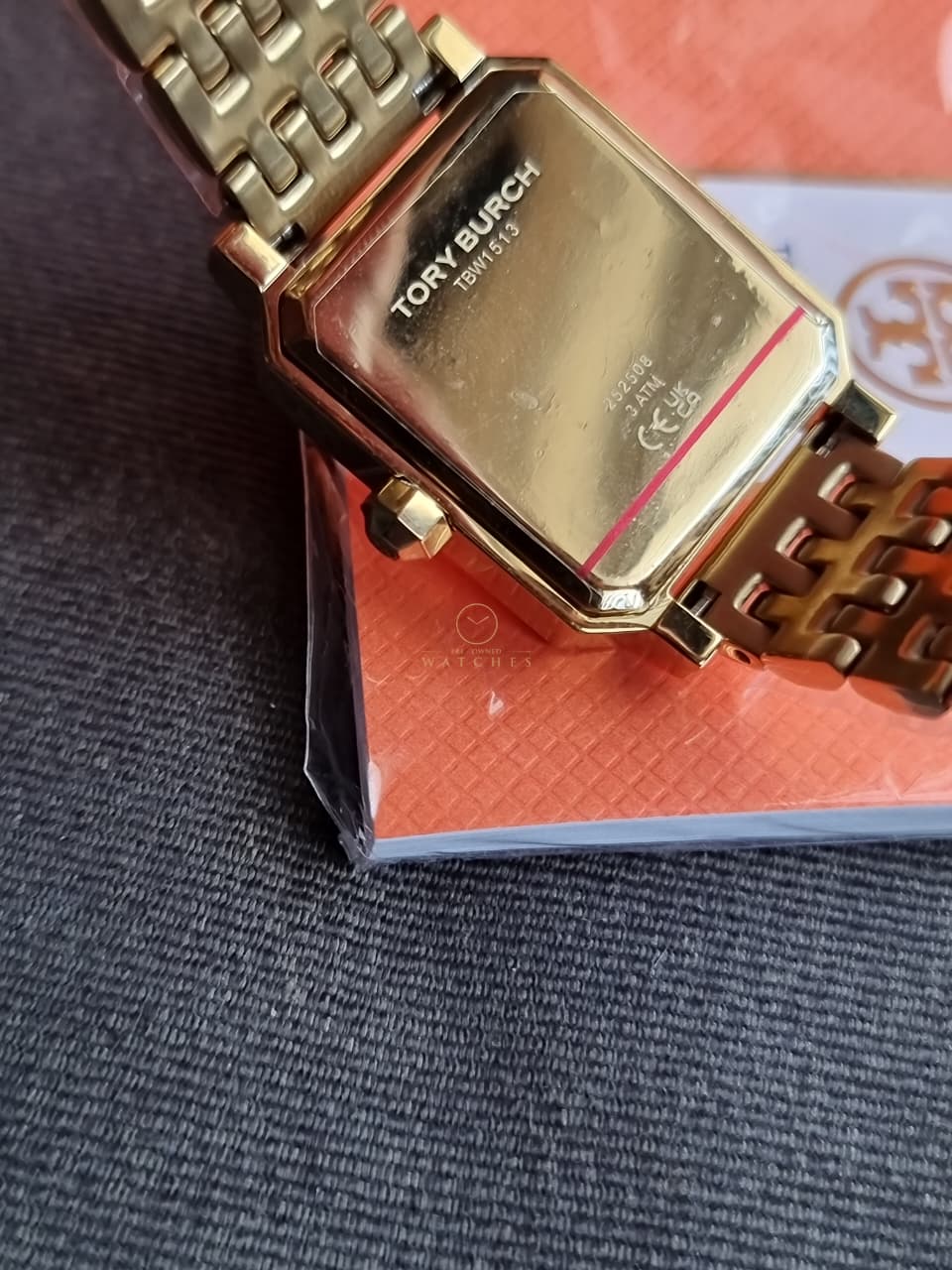 Tory Burch TBW1513 Robinson Ladies Watch Cream Dial Gold Bracelet - Image 5
