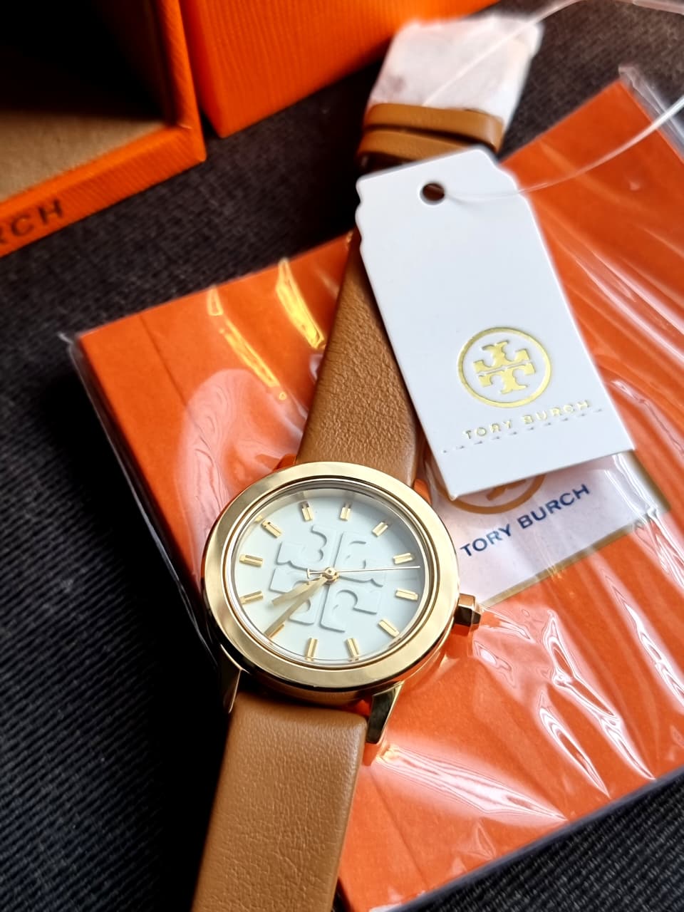 Tory Burch Women Gigi Goldtone Stainless Steel Leather Strap Watch Gift Set -TBW2031 - Image 6