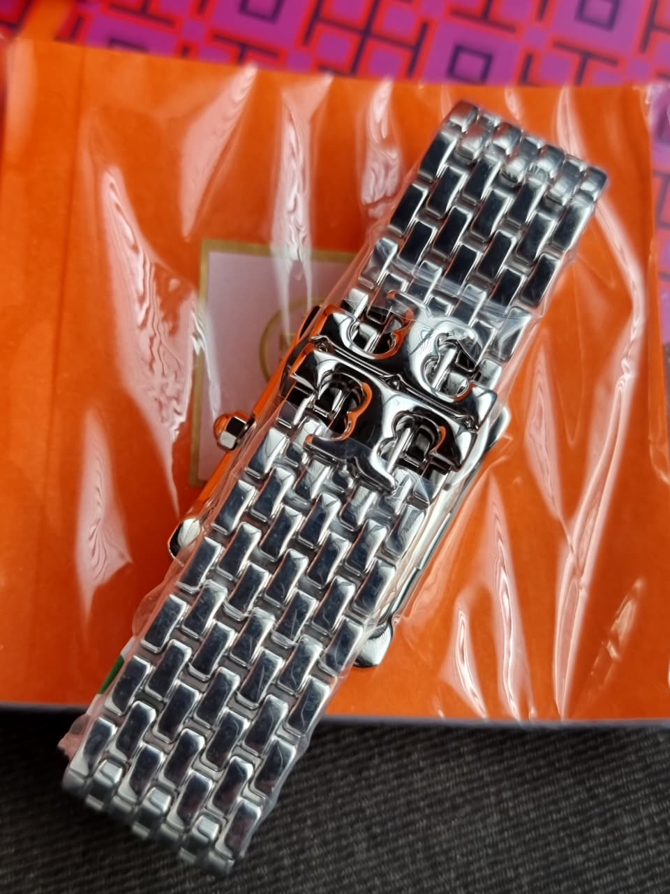 Tory Burch Women's Eleanor Stainless Steel Bracelet Watch Tbw1069 - Image 3